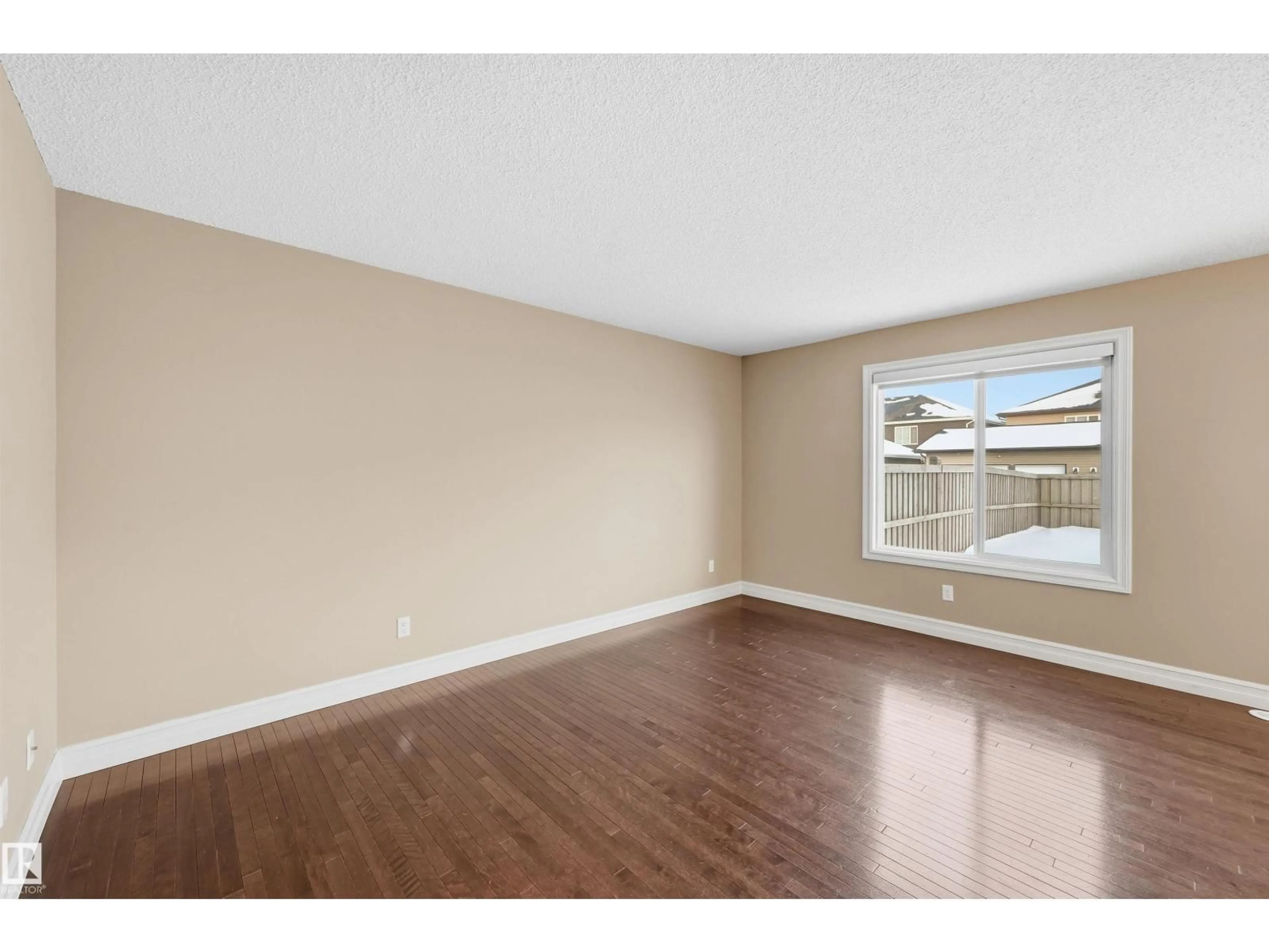 A pic of a room for 6833 CARDINAL LI SW, Edmonton Alberta T6W1Z1