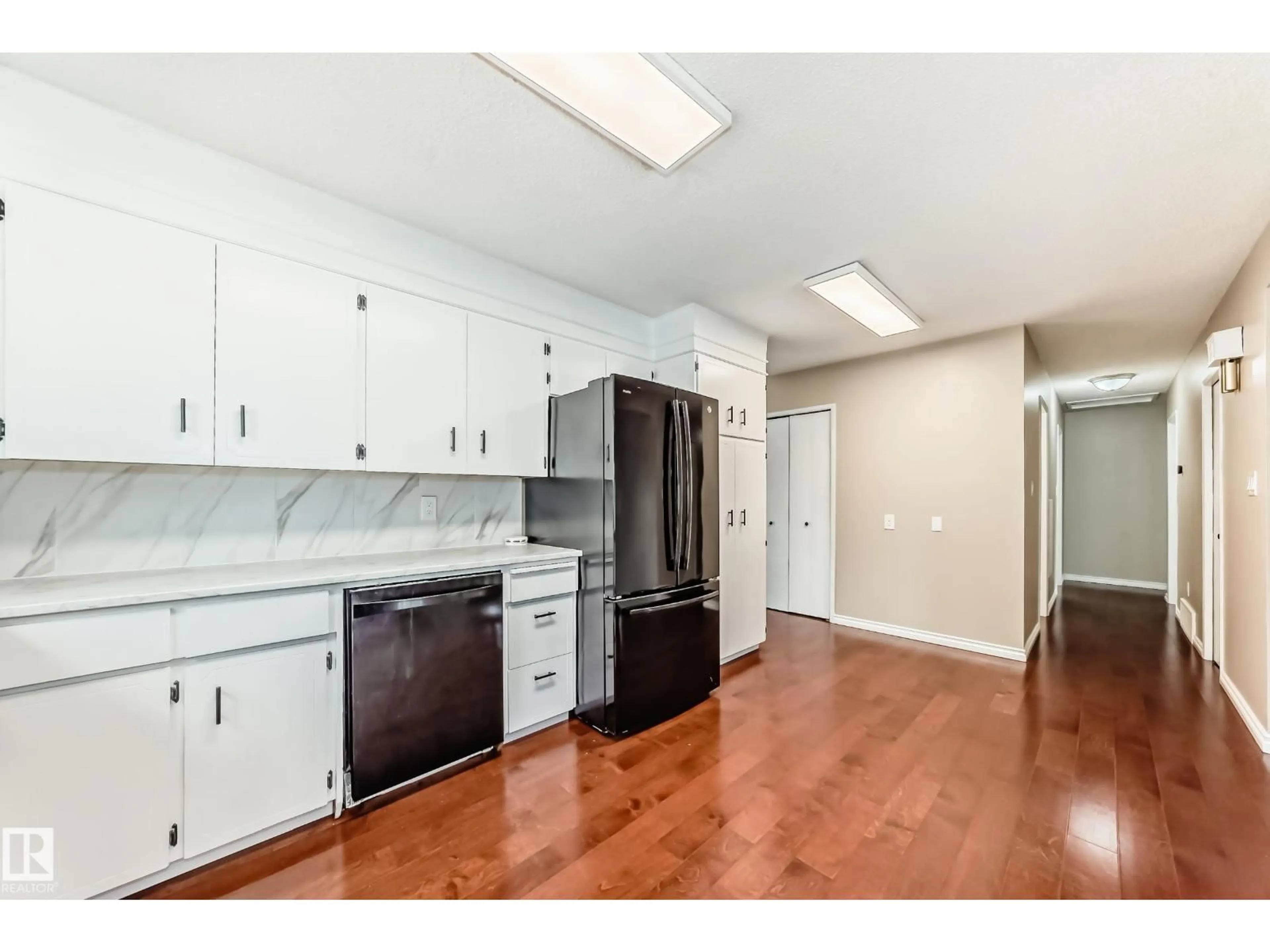 Open concept kitchen, unknown for 1923 52 ST, Edmonton Alberta T6L1J3
