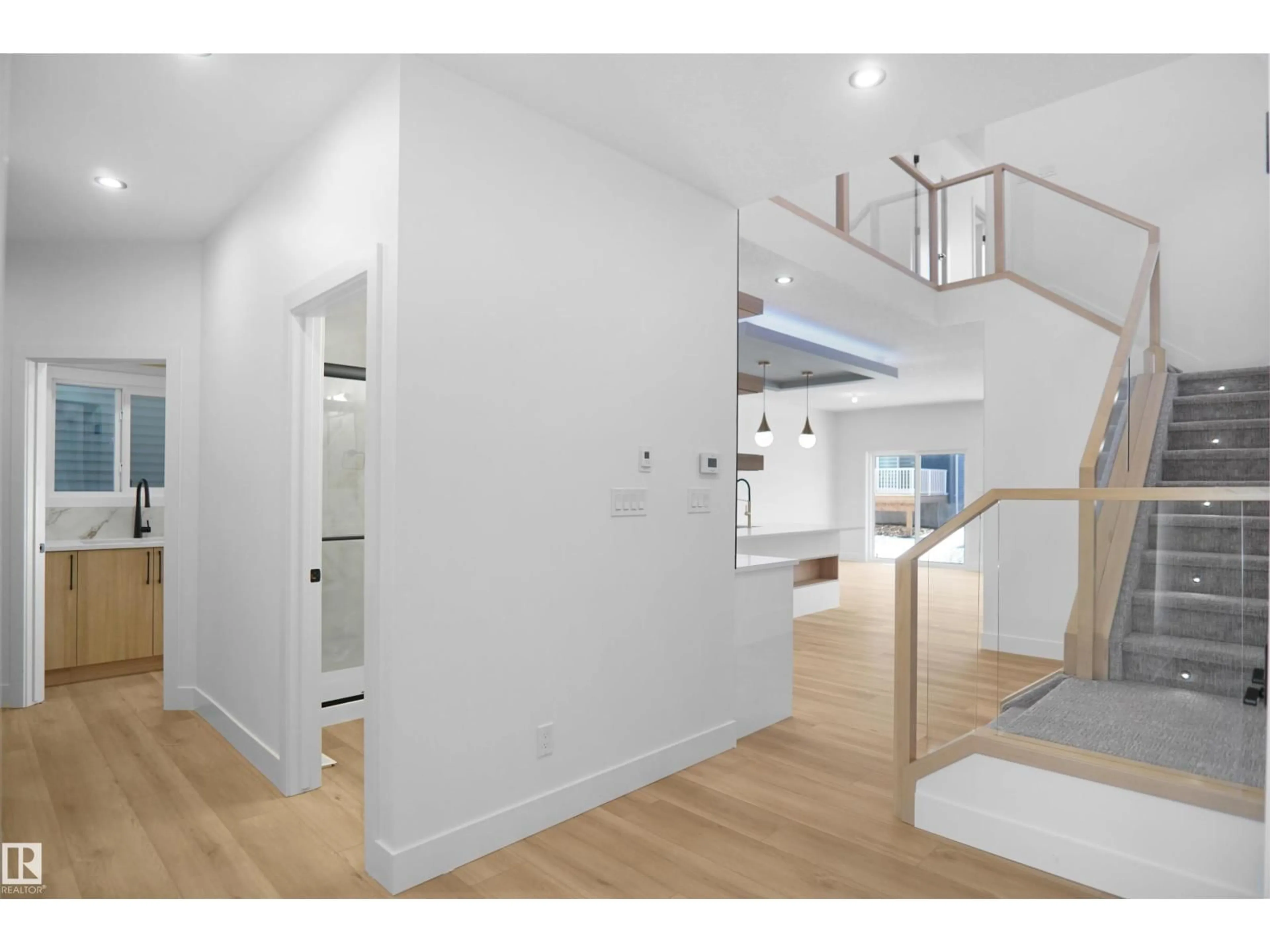 Unknown for 16816 47 ST, Edmonton Alberta T5Y4J5