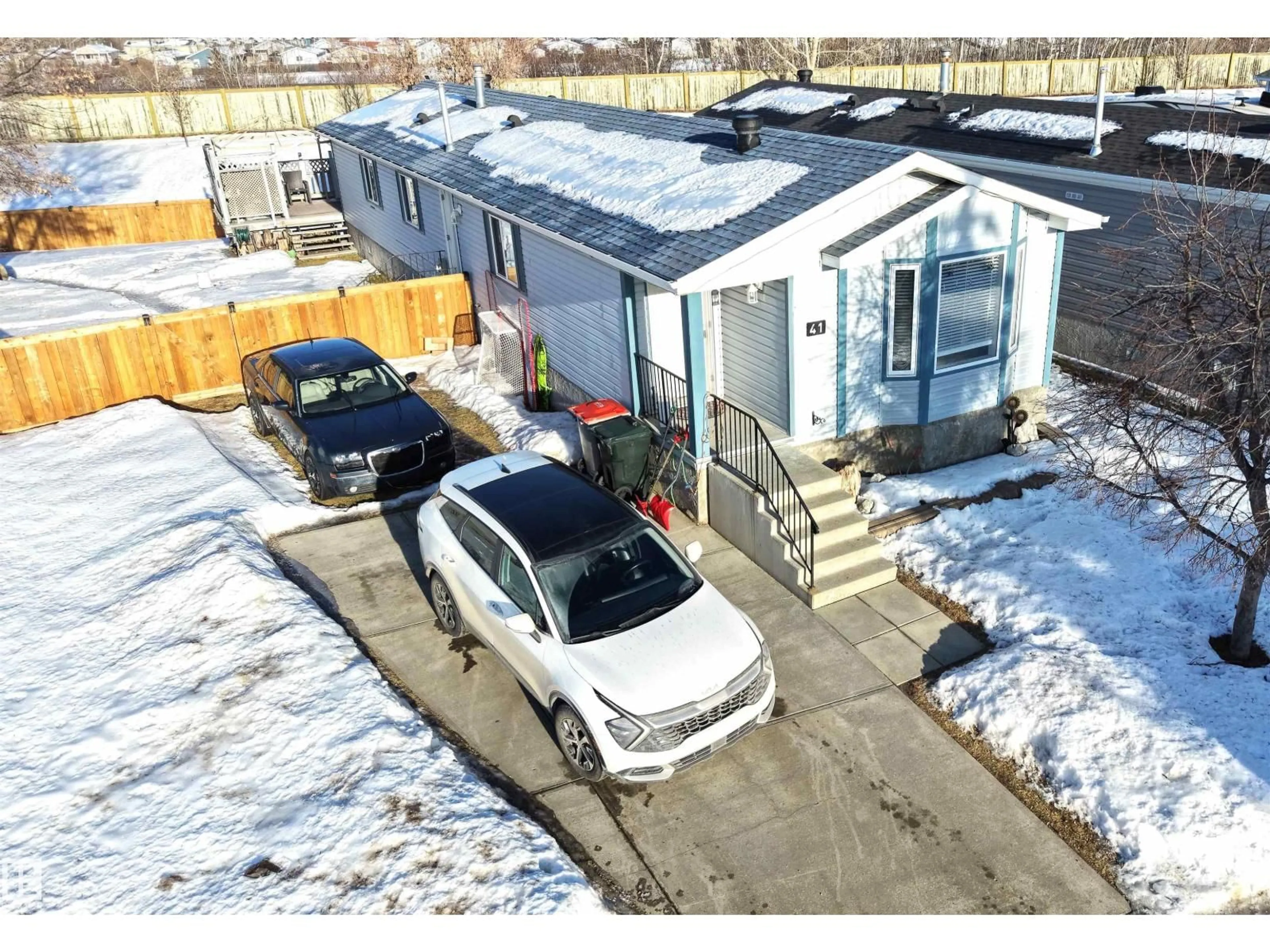 A pic from outside/outdoor area/front of a property/back of a property/a pic from drone, street for 41 GRAYWOOD CV, Stony Plain Alberta T7Z2P4