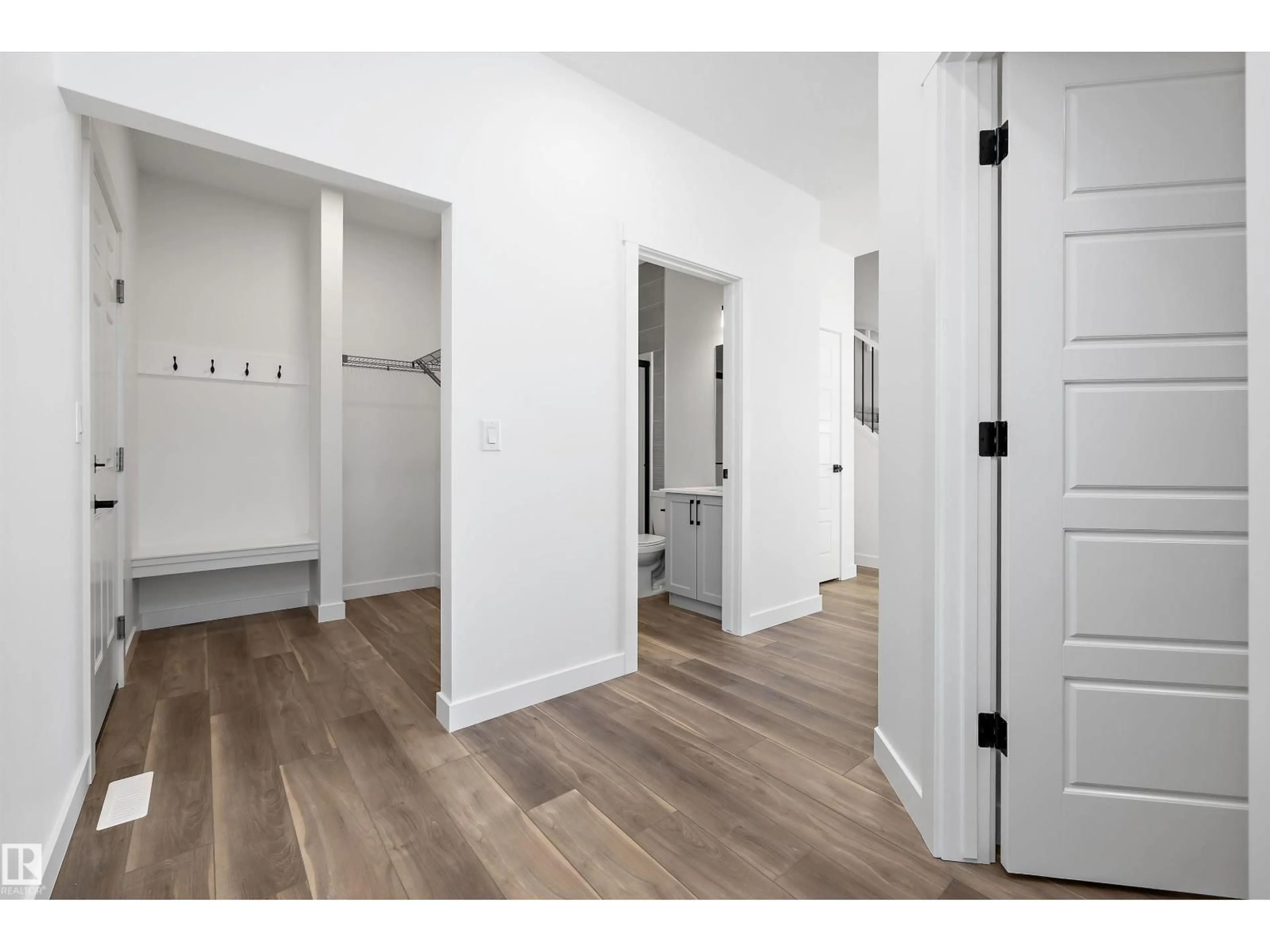 Indoor entryway for 18915 28 AV, Edmonton Alberta T6M3H9