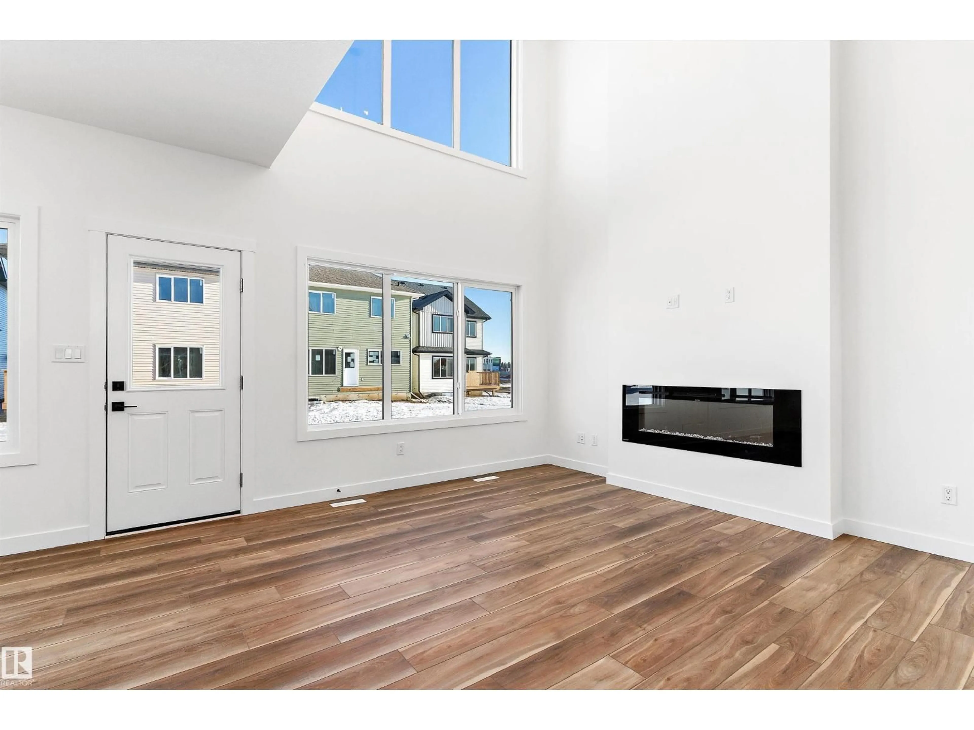 A pic of a room for 4011 208 ST, Edmonton Alberta T6M3E4