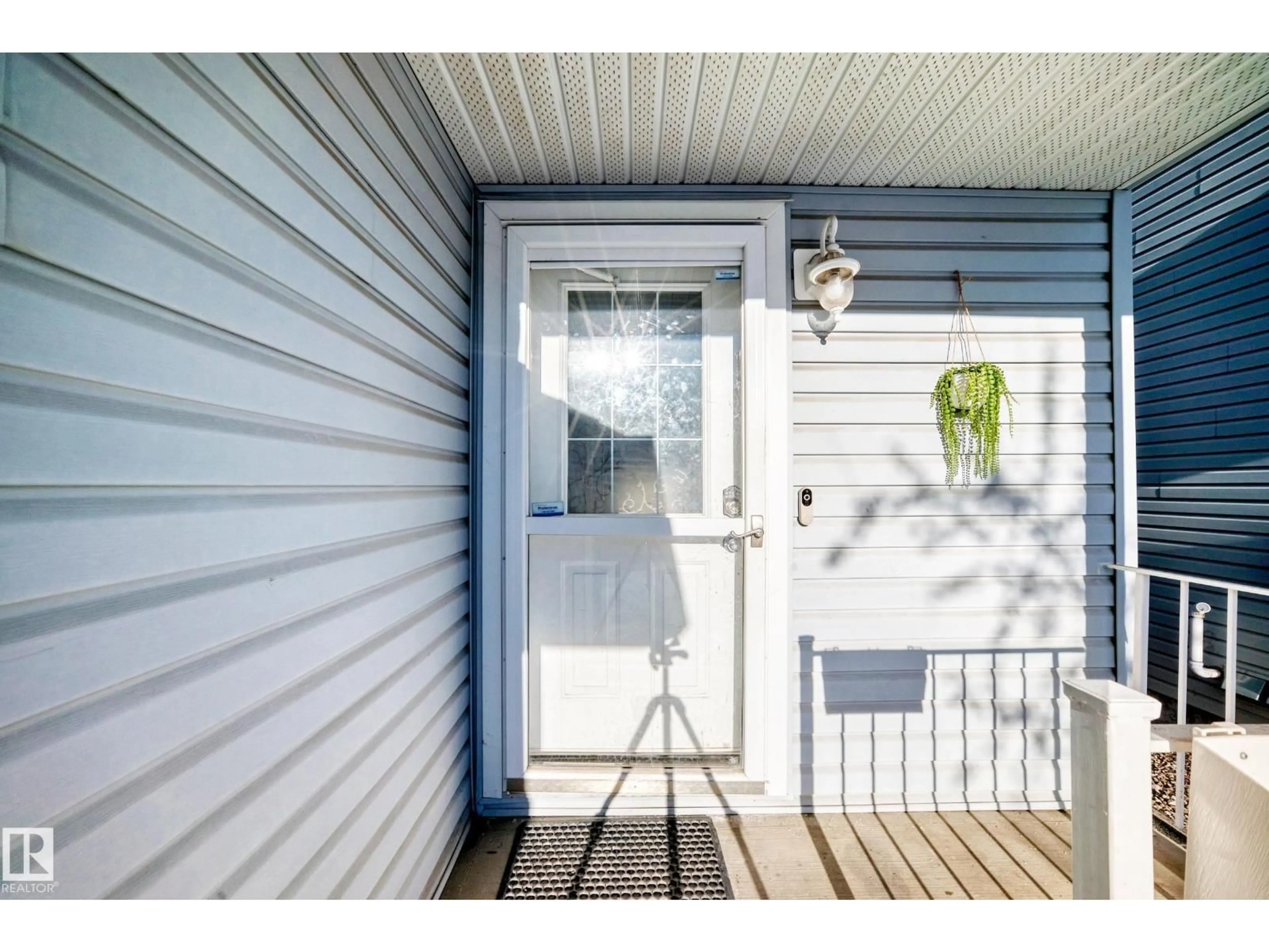 Indoor entryway for #42 - 2021 GRANTHAM CT, Edmonton Alberta T5T6V7