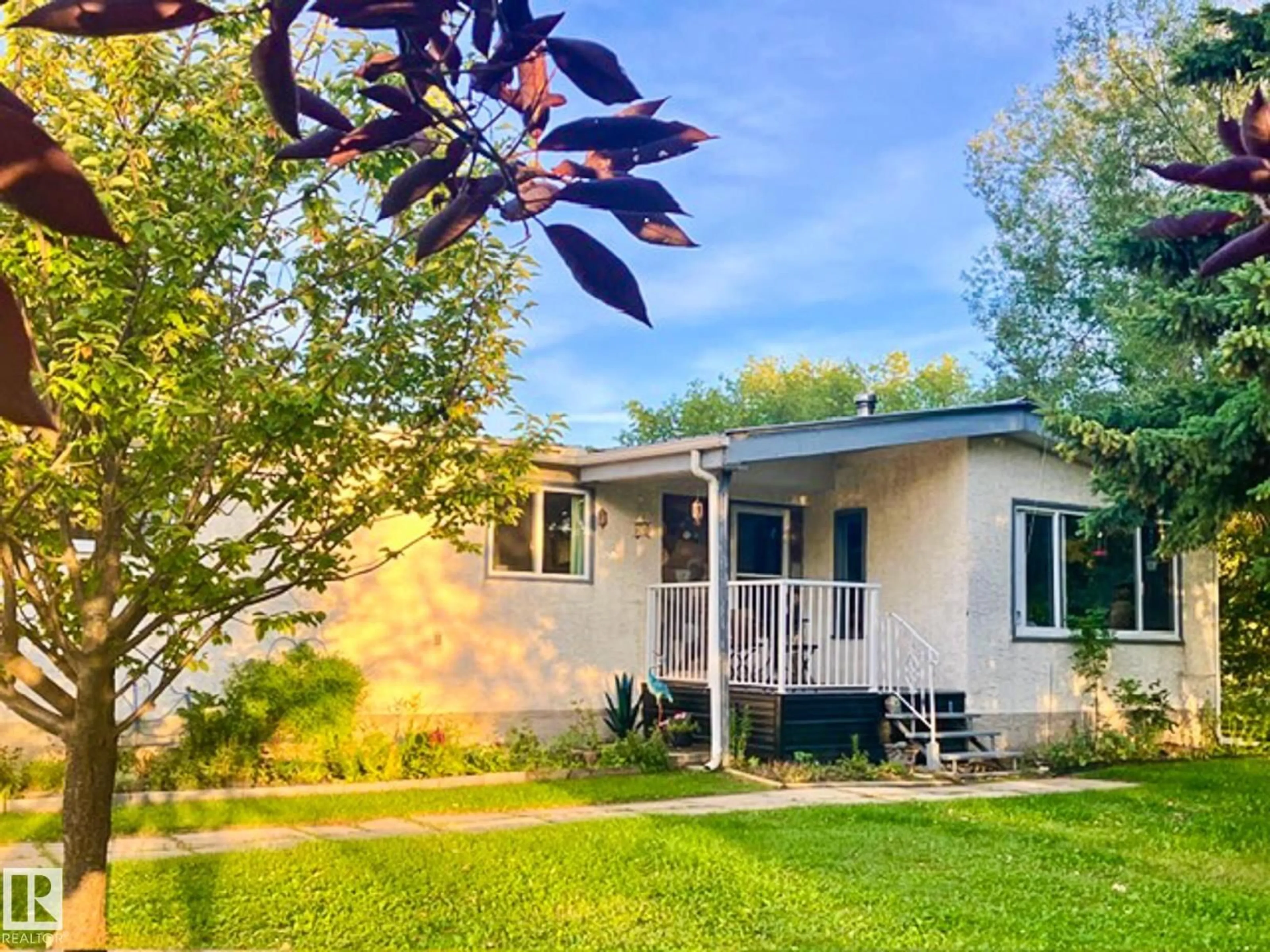 Home with vinyl exterior material, street for 461039 RGE ROAD 282, Rural Wetaskiwin County Alberta T0C2V0