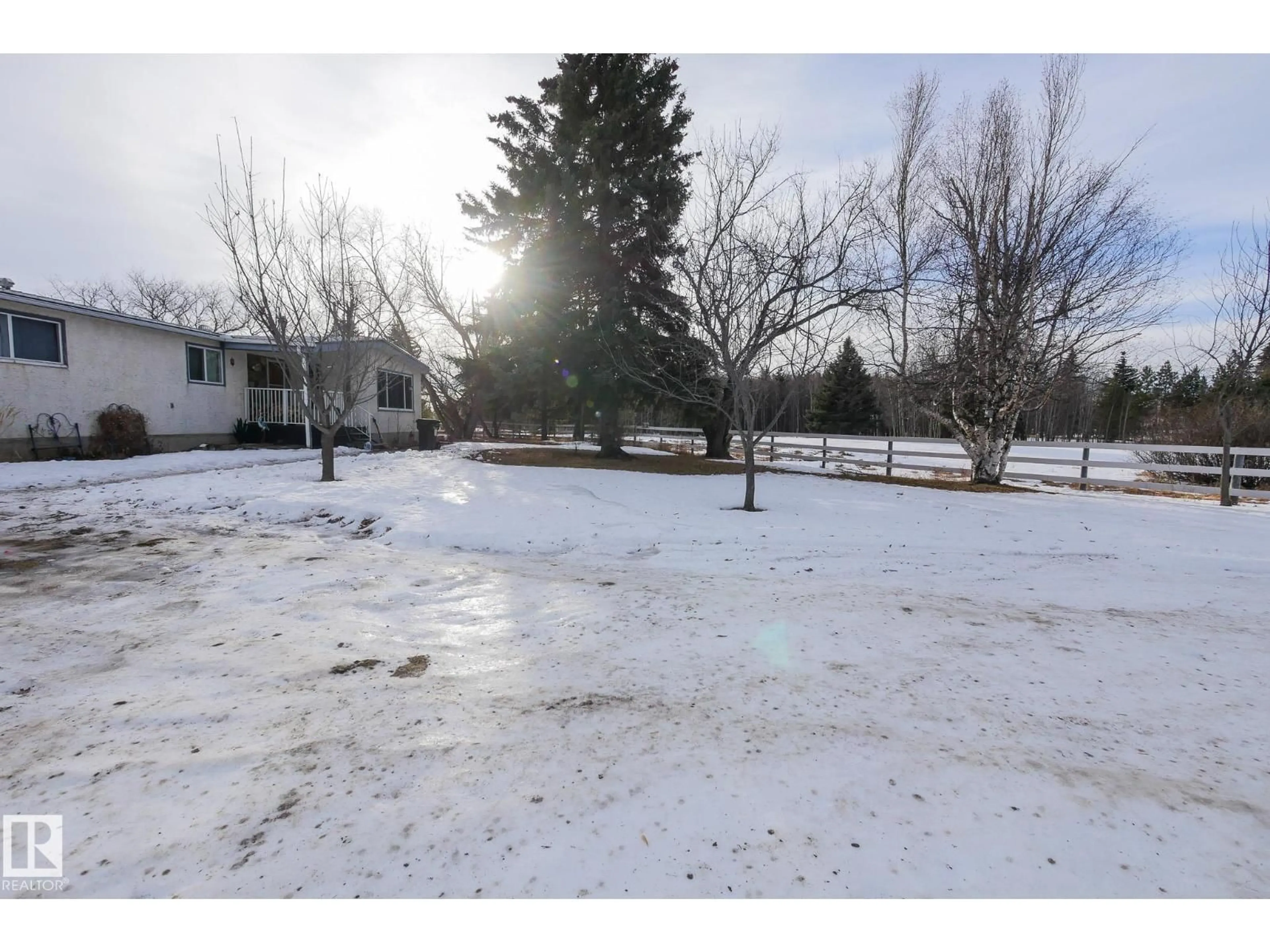 A pic from outside/outdoor area/front of a property/back of a property/a pic from drone, street for 461039 RGE ROAD 282, Rural Wetaskiwin County Alberta T0C2V0