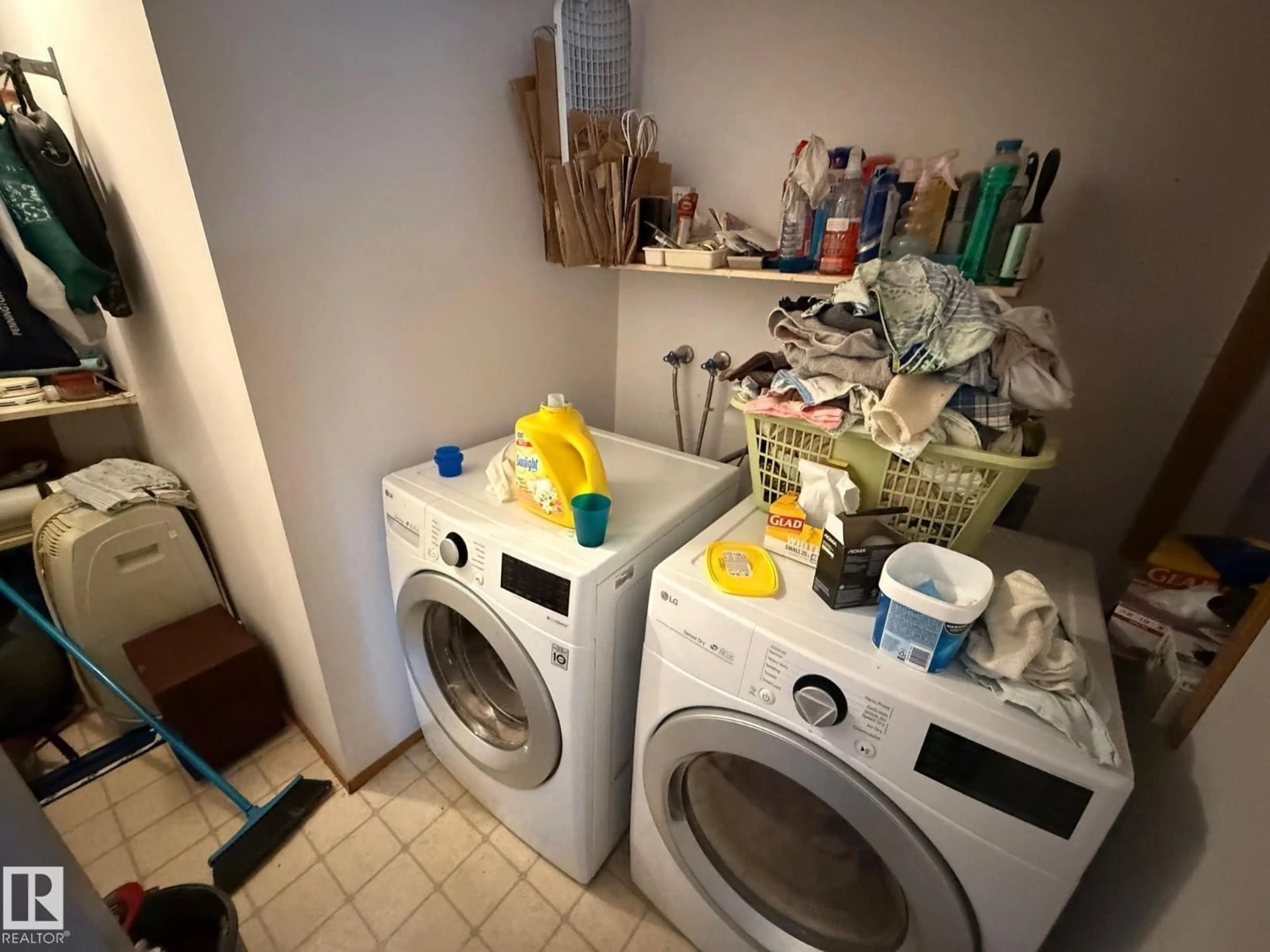 Laundry room for 5935 189 ST, Edmonton Alberta T6M2J2