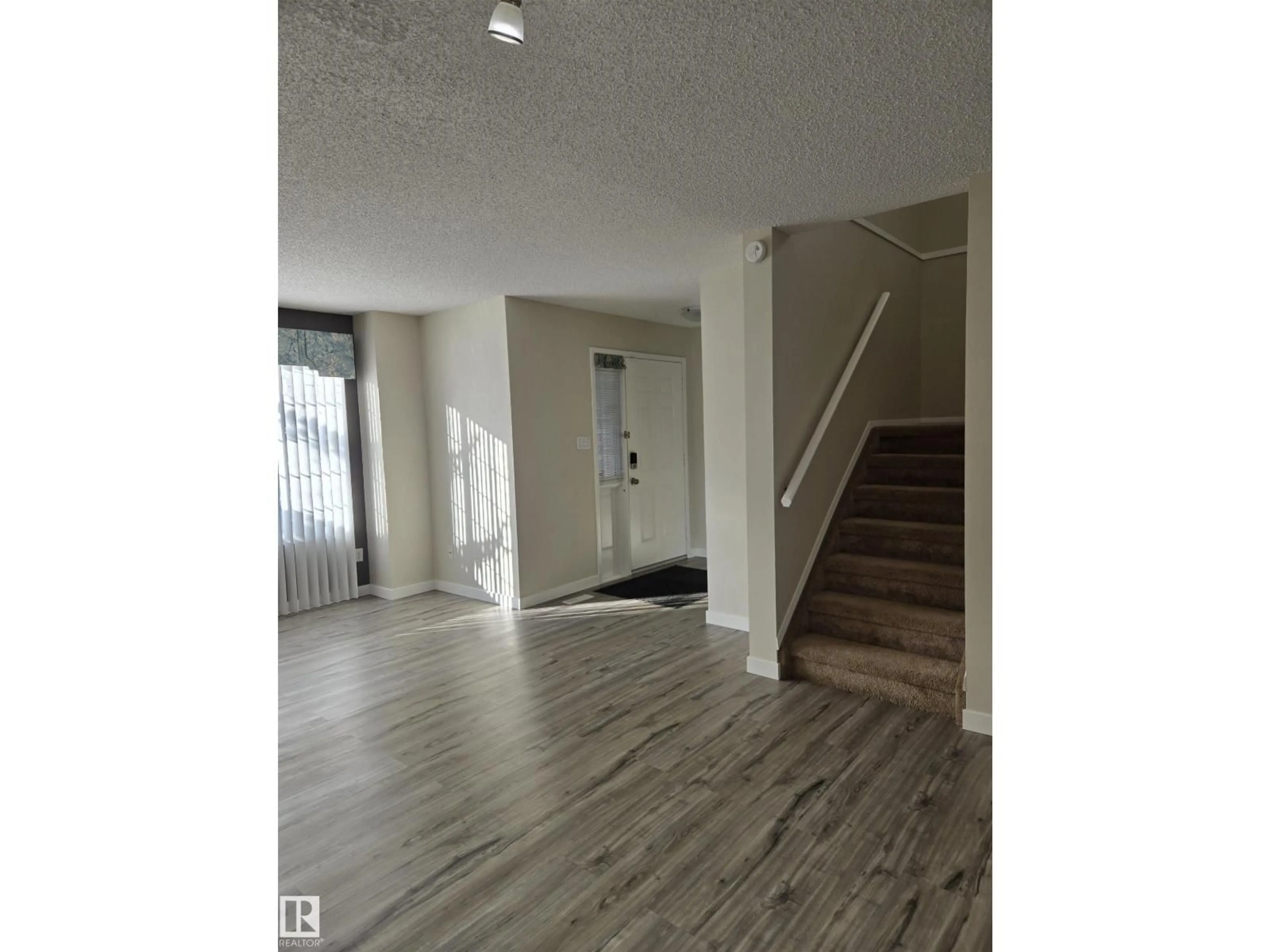 Unknown for NW - 8006 15A AV, Edmonton Alberta T6K4E3