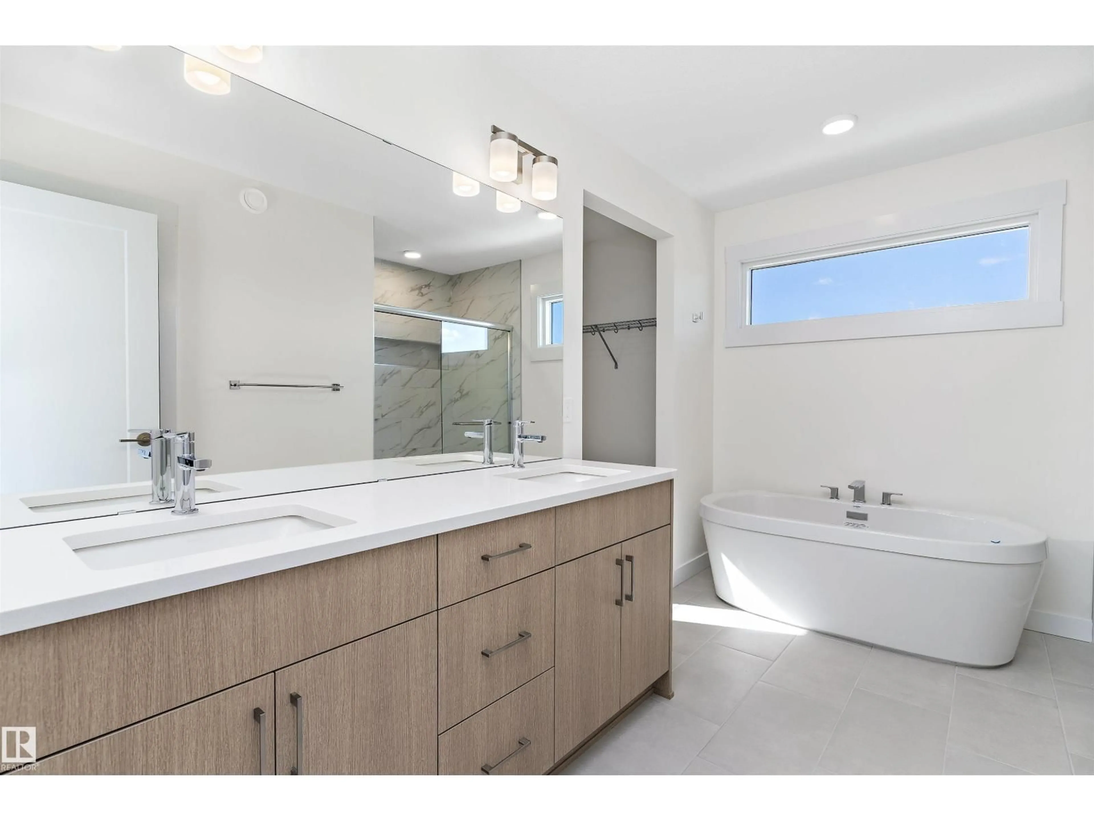 Contemporary bathroom, ceramic/tile floor for 1083 CRISTALL CR, Edmonton Alberta T6W5R4