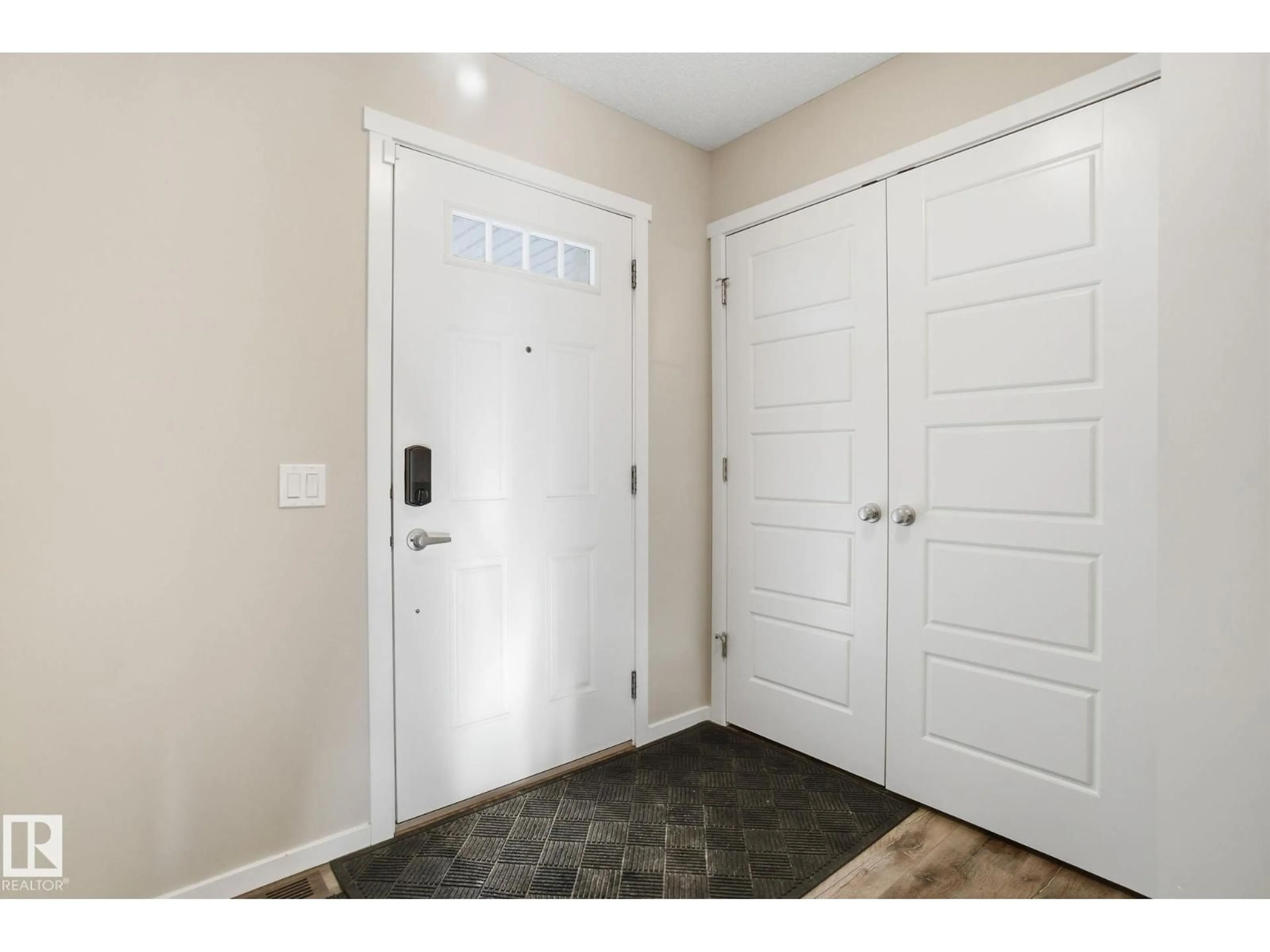 Indoor entryway for 529 CRYSTALLINA NERA DR, Edmonton Alberta T5Z0P6