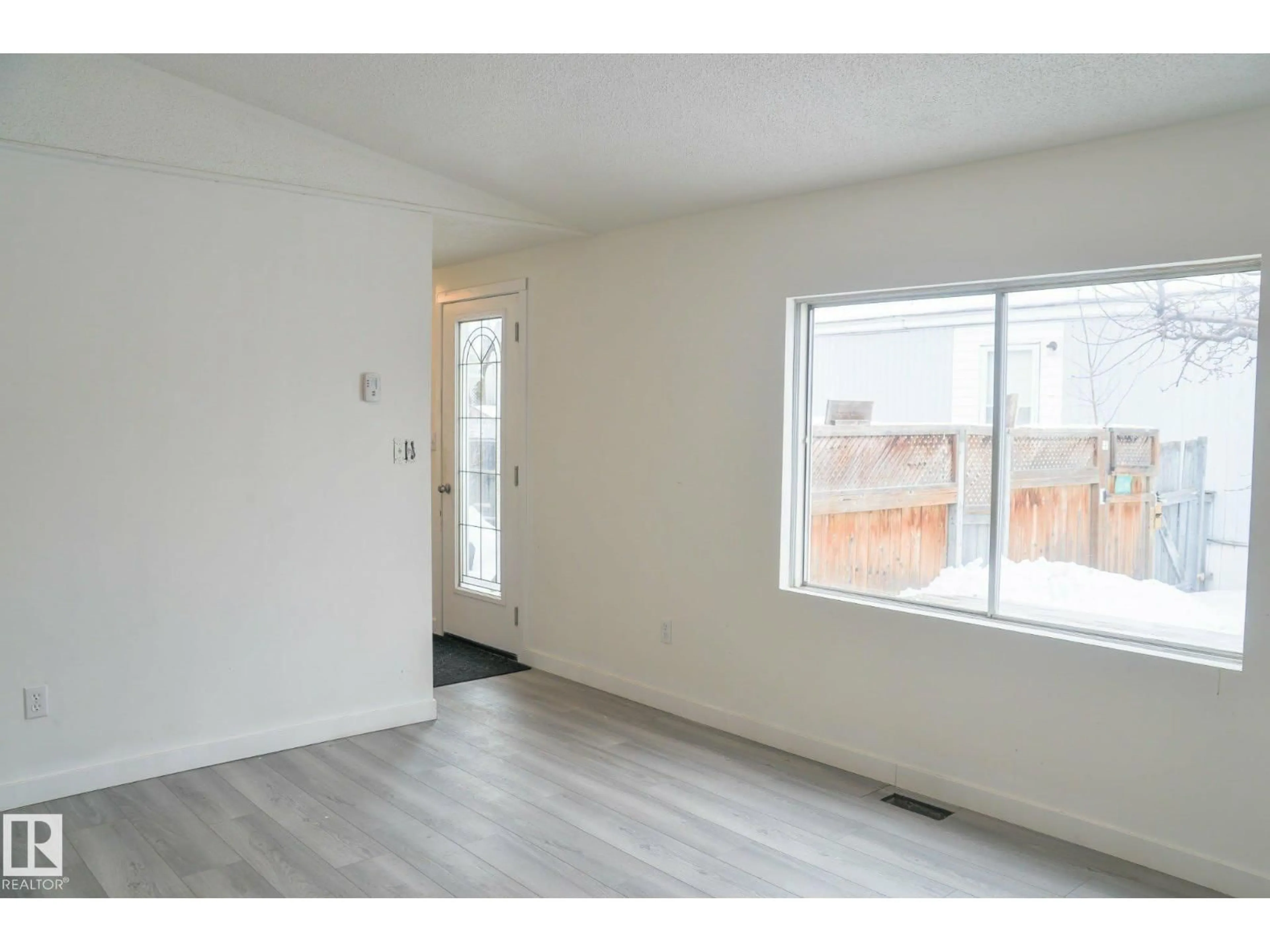 A pic of a room for 1035 LAKELAND CR, Sherwood Park Alberta T8H1K7