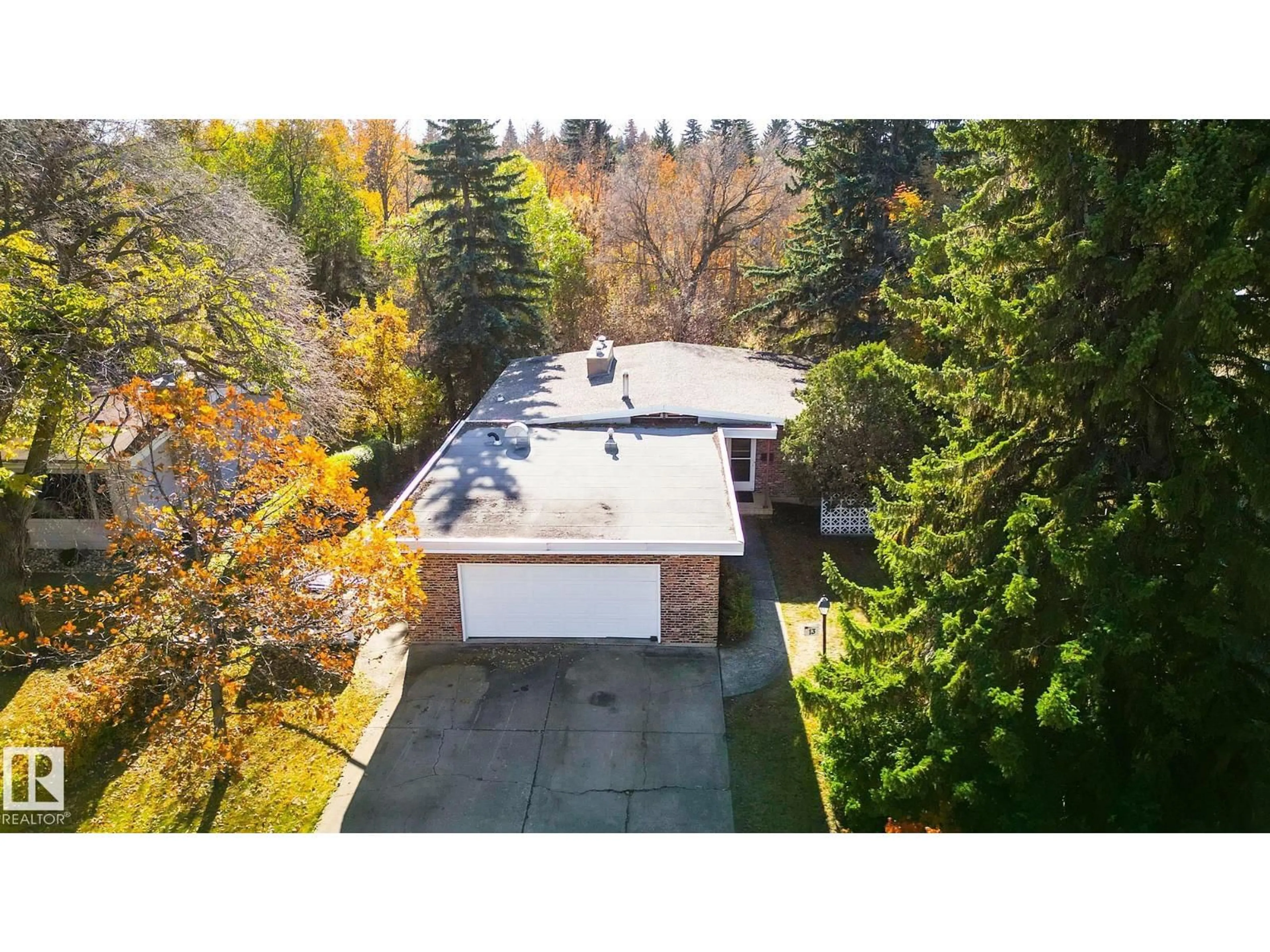 A pic from outside/outdoor area/front of a property/back of a property/a pic from drone, street for 13 VALLEYVIEW CR, Edmonton Alberta T5R5S5