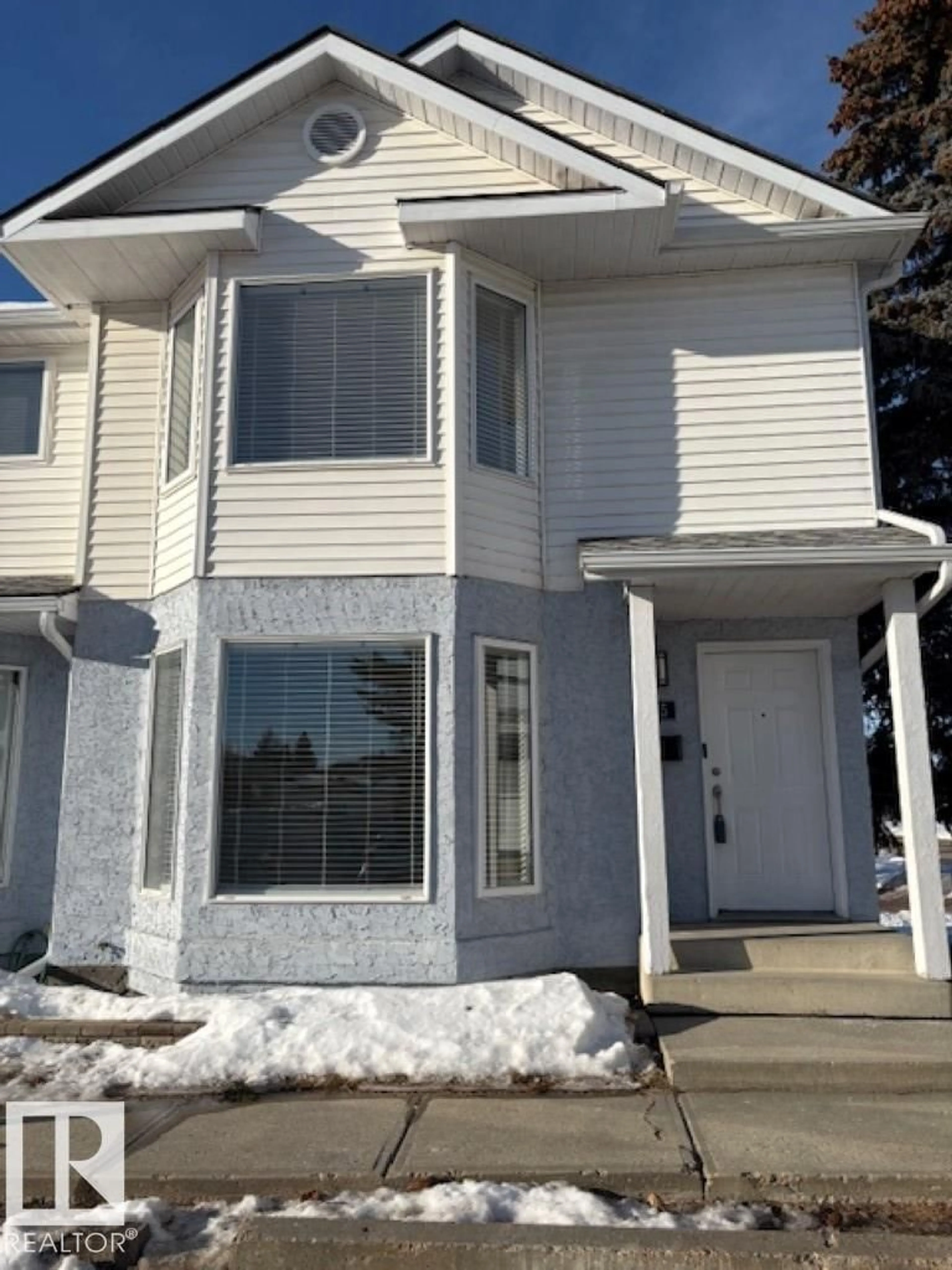 Home with vinyl exterior material, street for 1 - 105 ABERDEEN WY, Stony Plain Alberta T7Z1M9