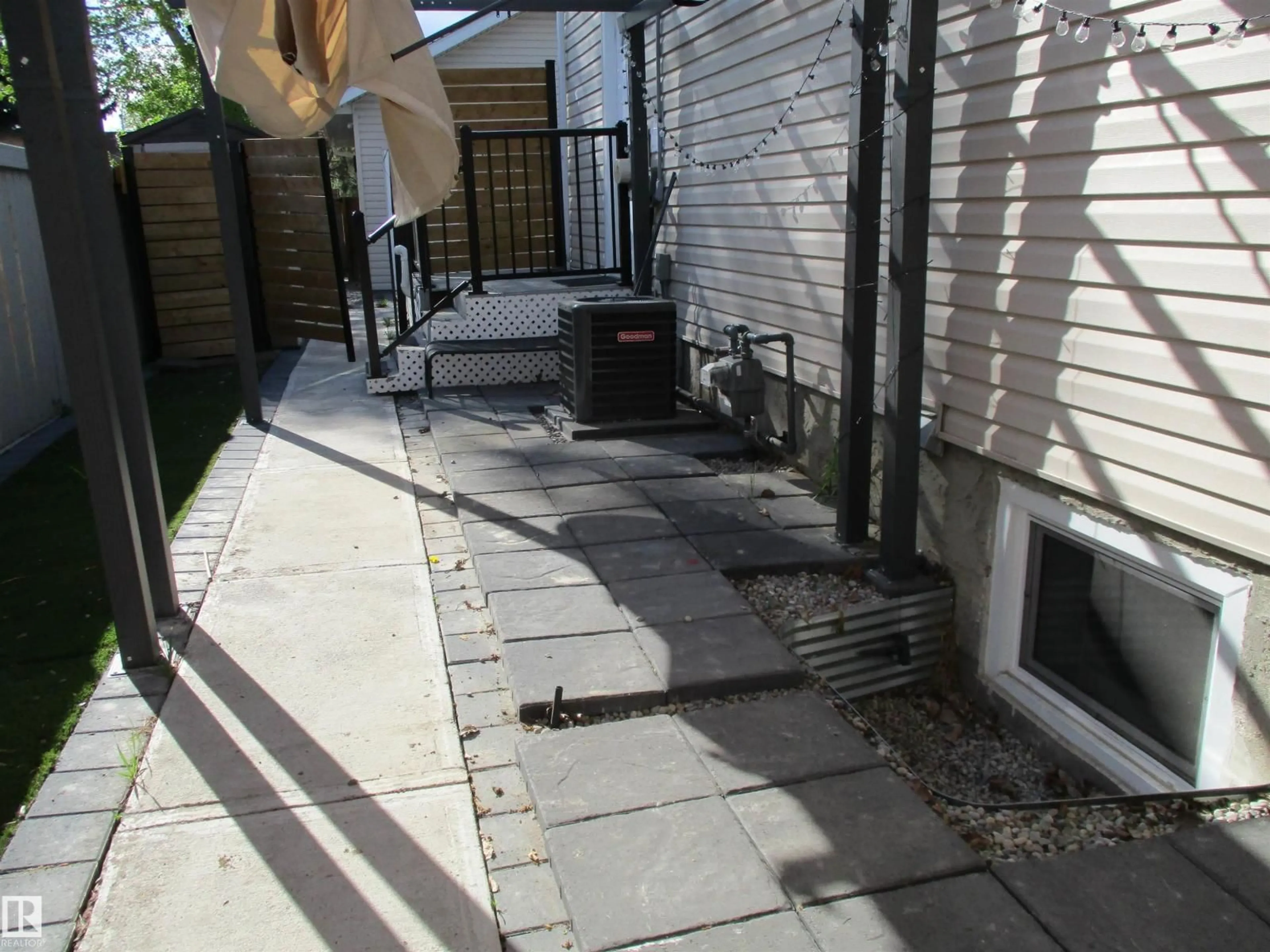 Patio, street for NW - 16520 115 ST, Edmonton Alberta T5X3V4