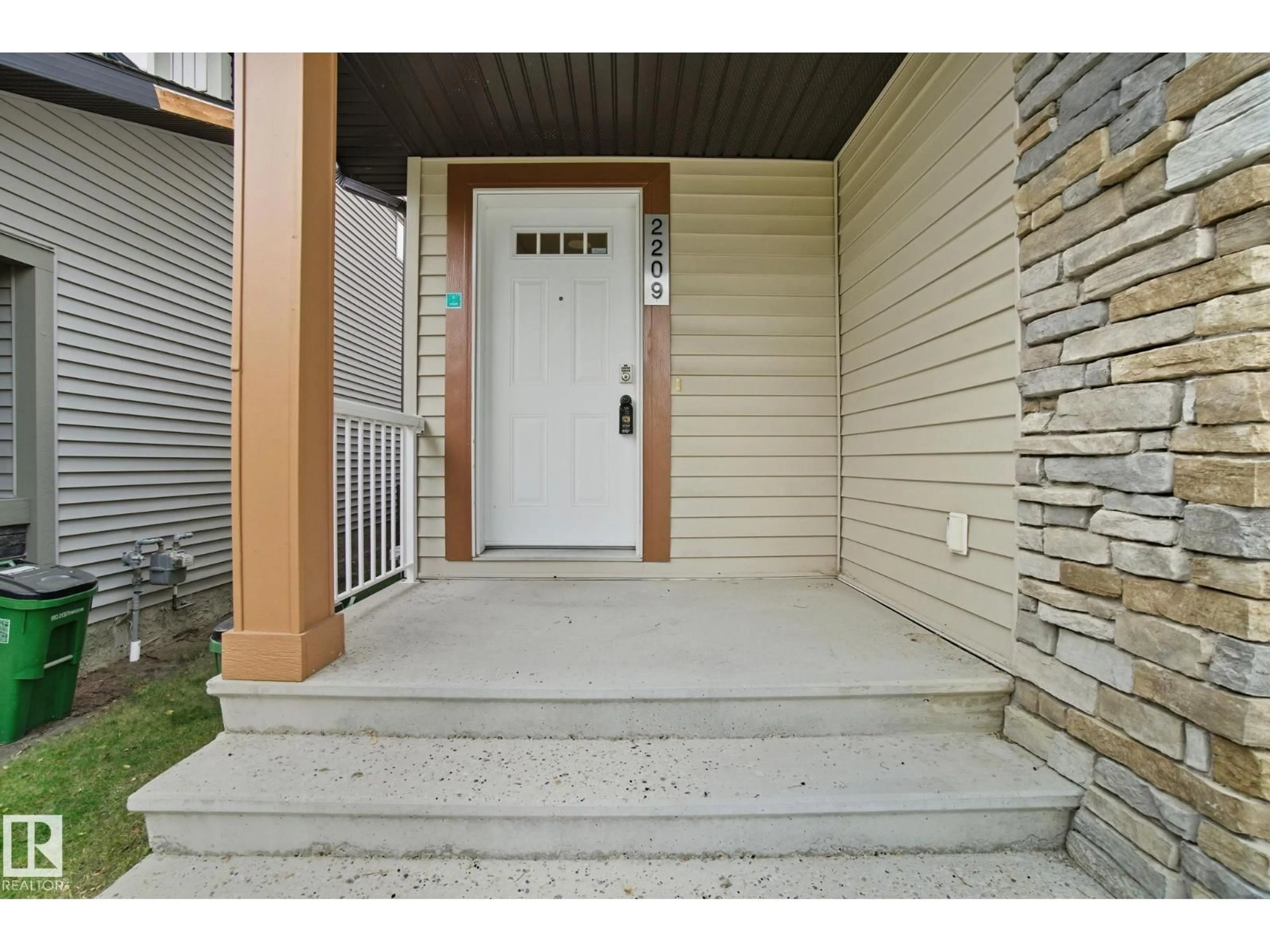 Indoor entryway for 2209 AUSTIN WY, Edmonton Alberta T6W0L2