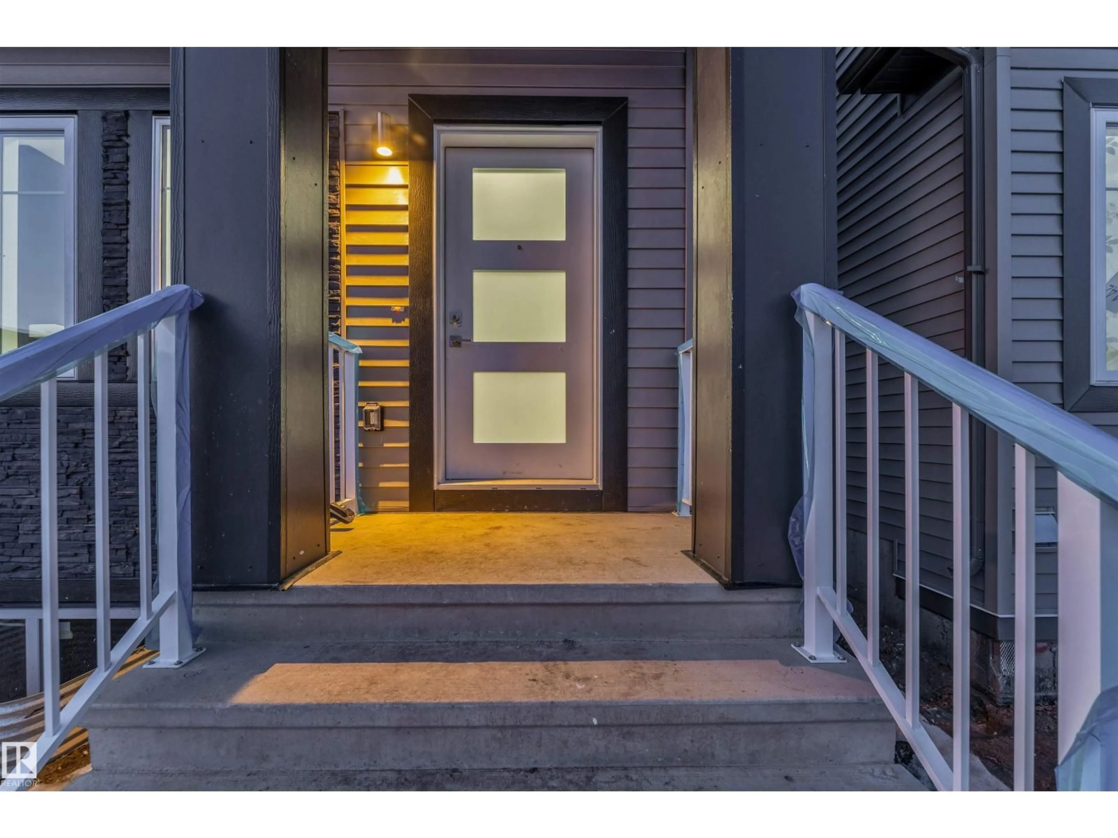 Indoor entryway for 444 CRYSTAL CREEK LINK, Leduc Alberta T9E0X5