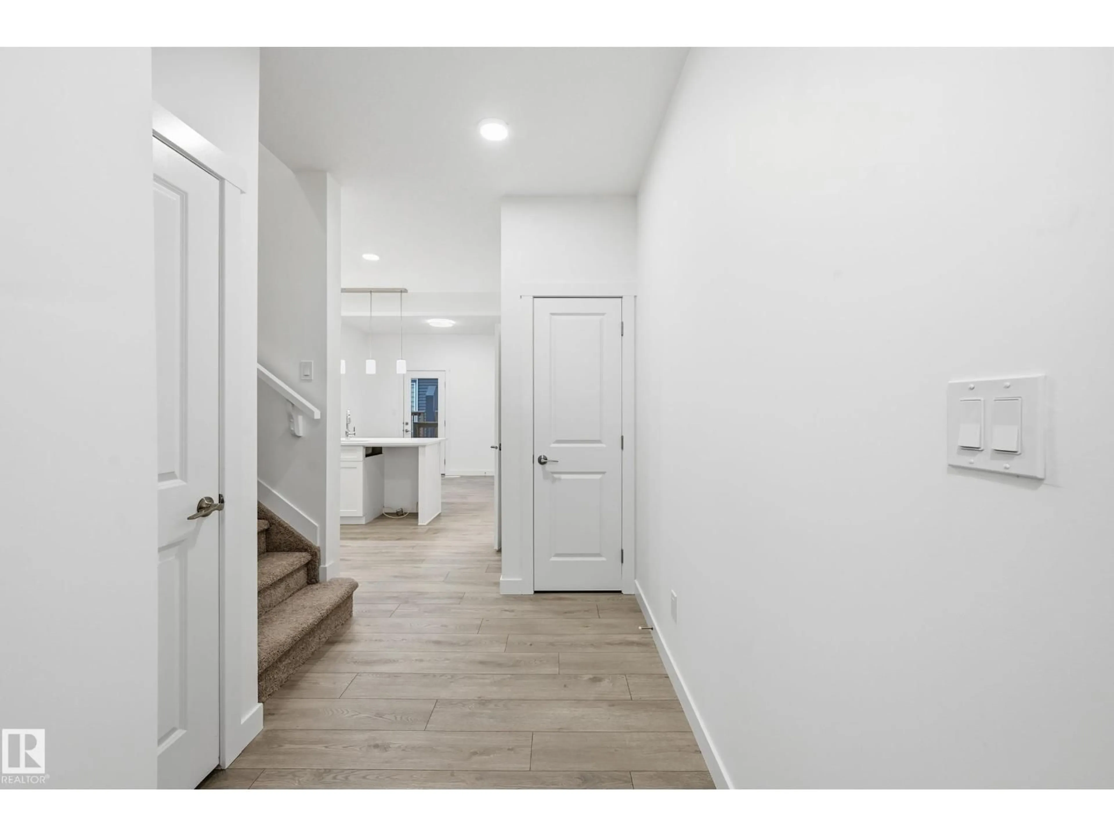 Indoor entryway for 40 - 2710 66 ST, Edmonton Alberta T6X3H4