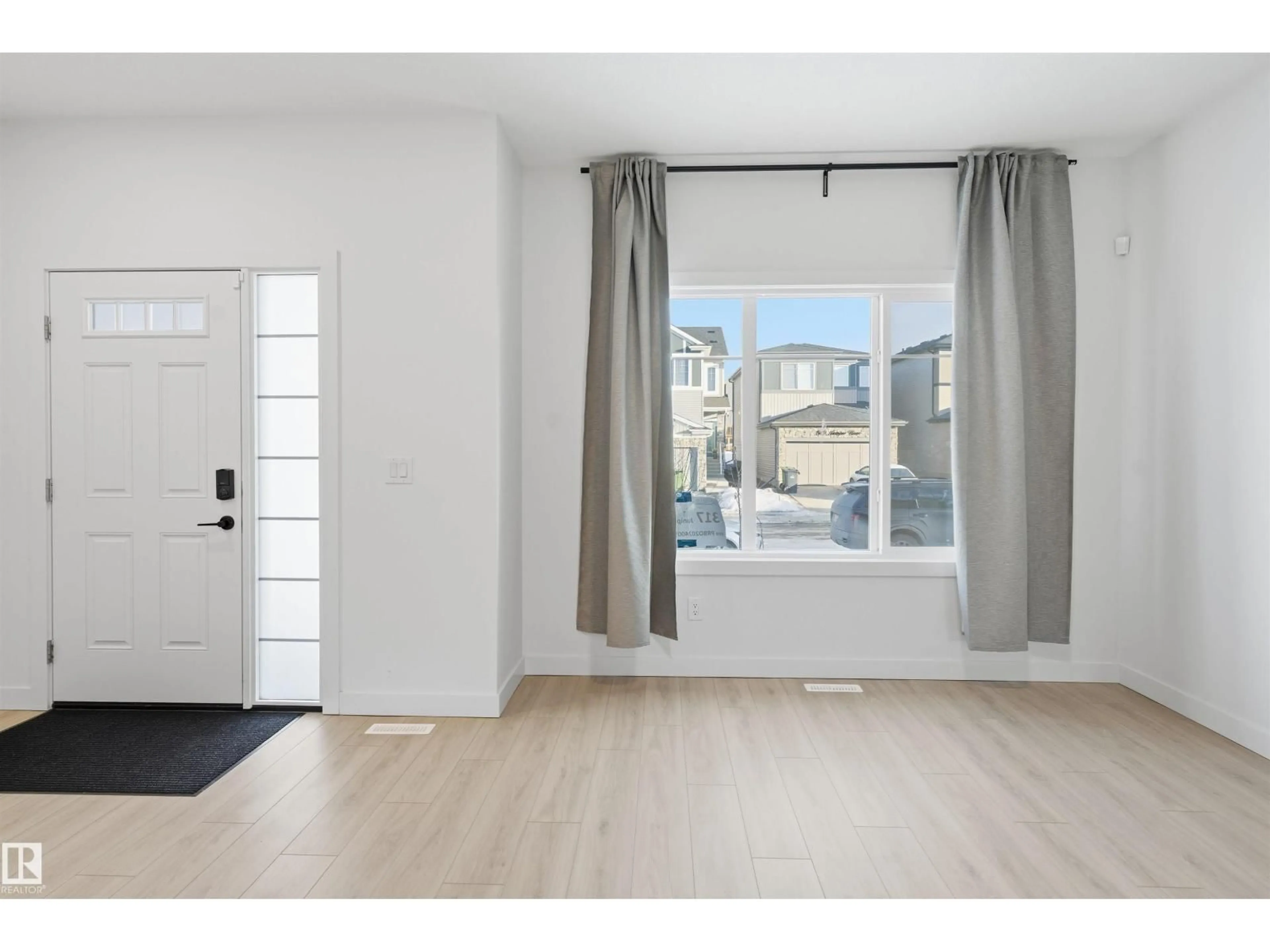 Indoor entryway for 317 JUNIPER CV, Leduc Alberta T9E1S6