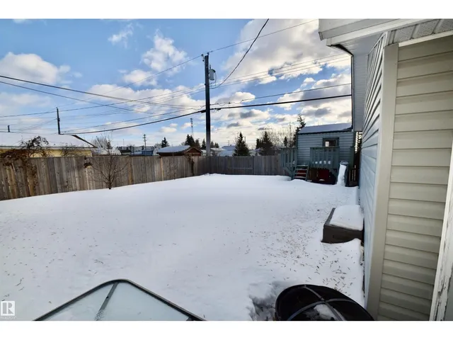 5117 54 AV, St. Paul Town 3