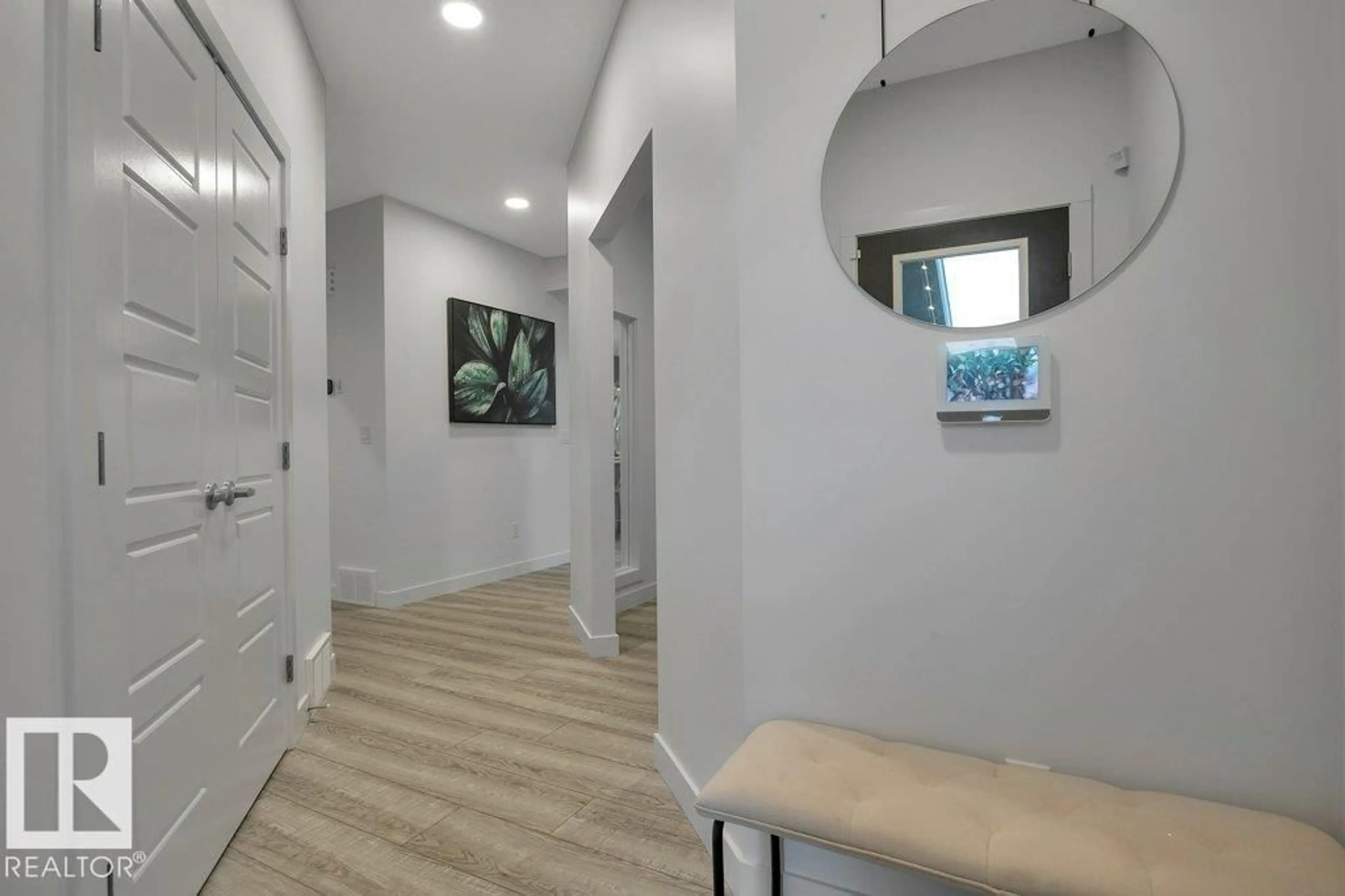 Indoor entryway for 104 BLUFF CV, Leduc Alberta T9E1M8