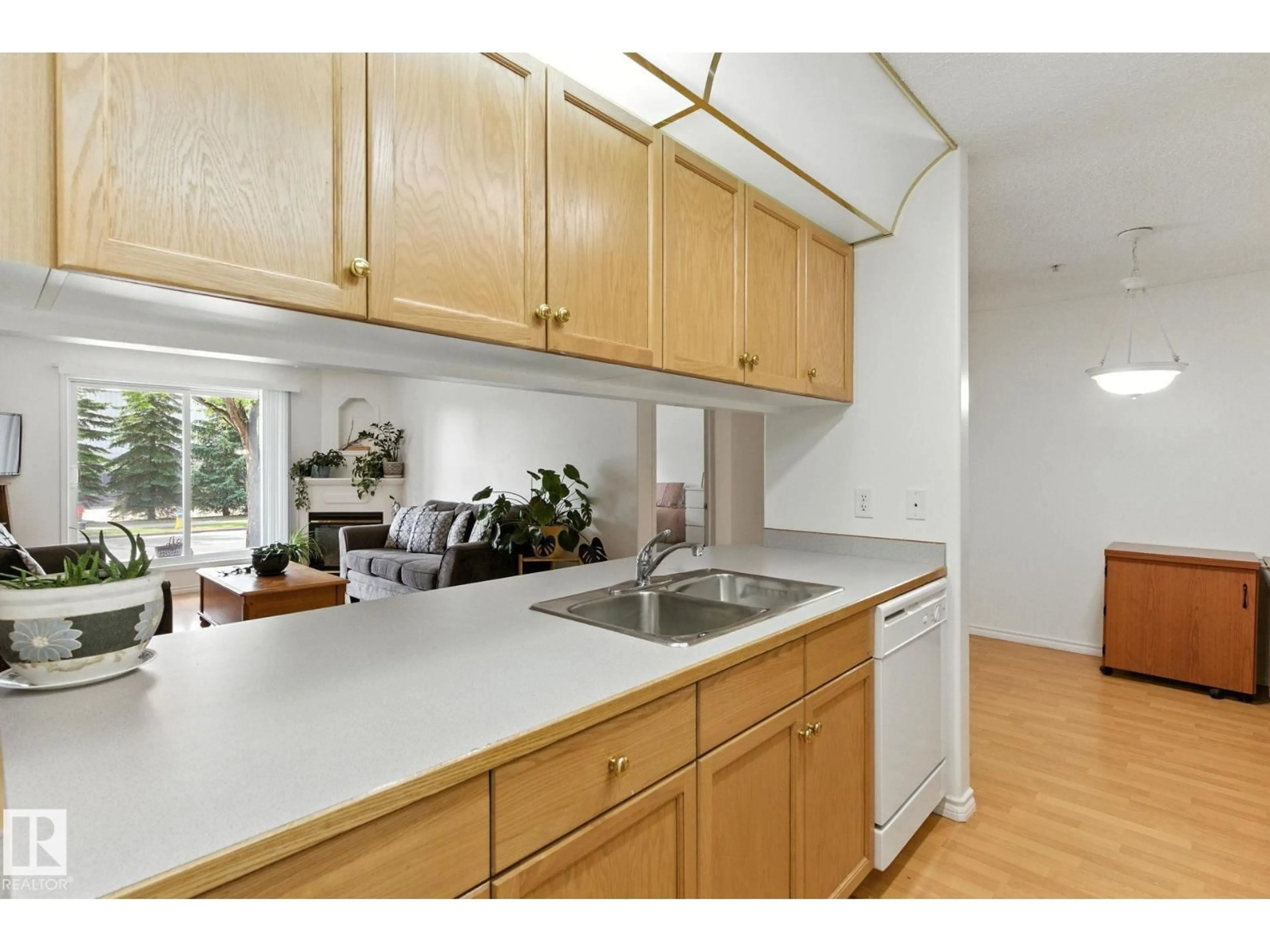 Standard kitchen, unknown for 16303 95 ST, Edmonton Alberta T5Z3V1