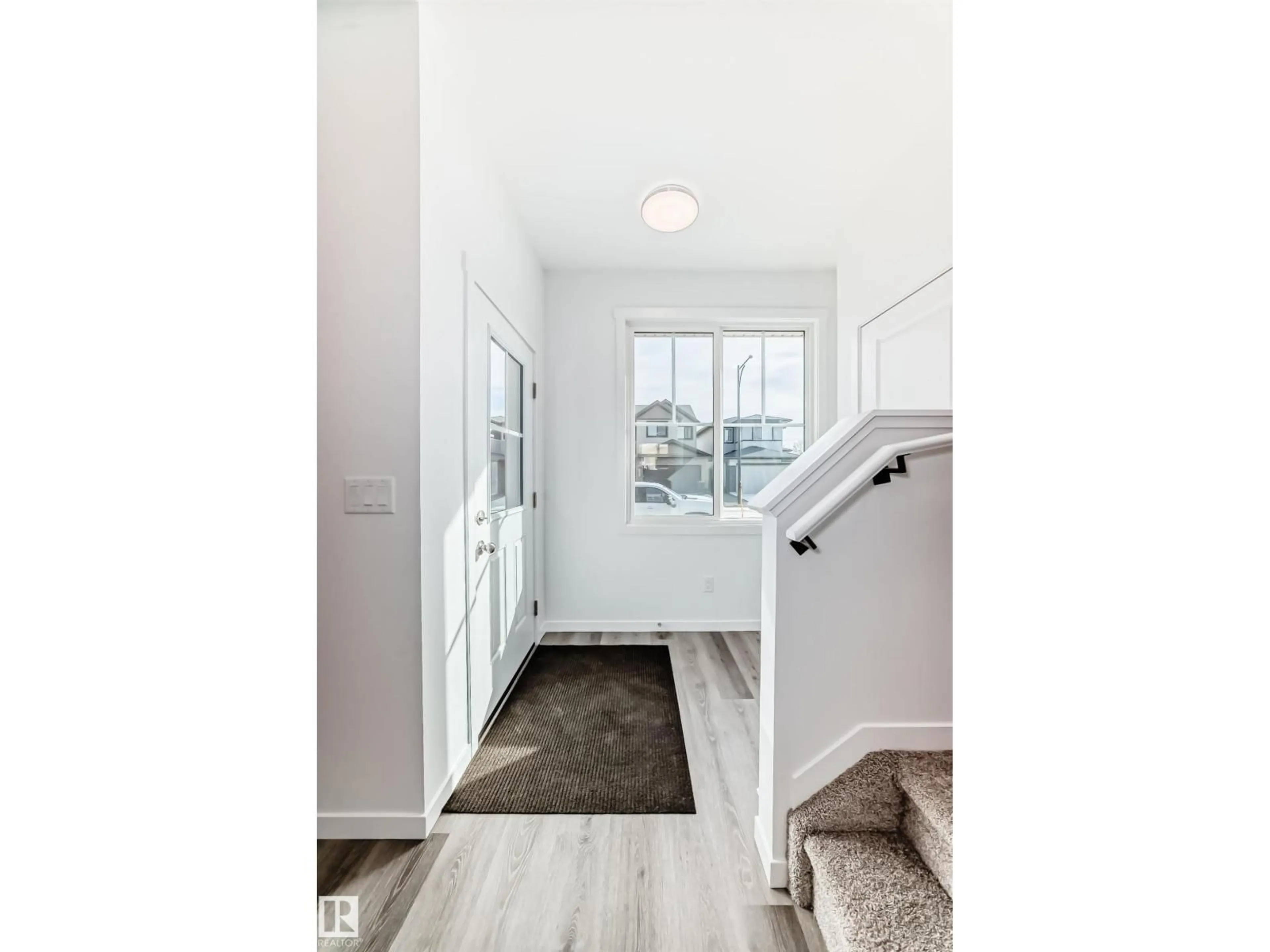 Indoor entryway for NW - 3965 WREN LO, Edmonton Alberta T5S0T1