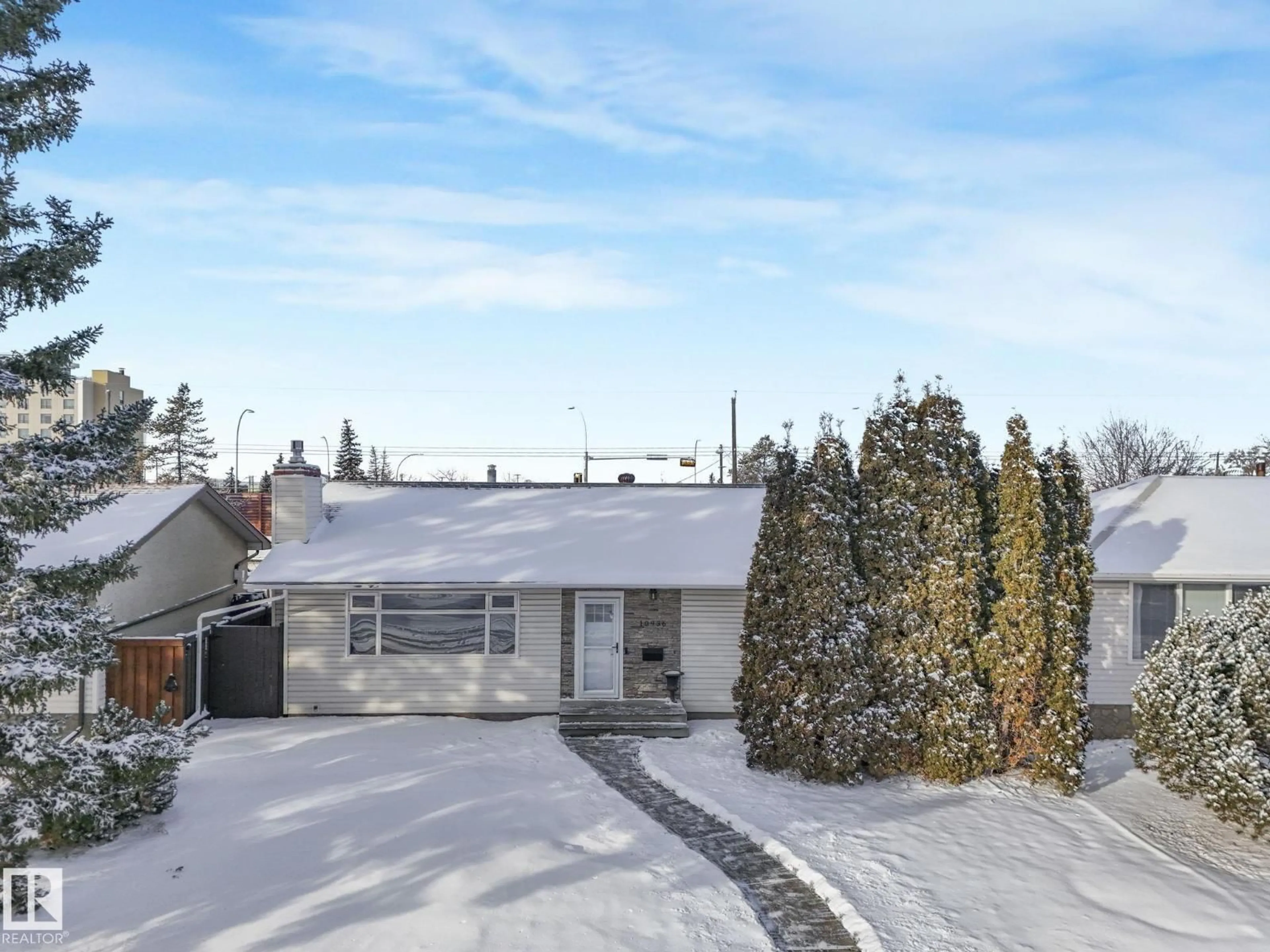 A pic from outside/outdoor area/front of a property/back of a property/a pic from drone, street for 10936 165 ST NW, Edmonton Alberta T5P3T7