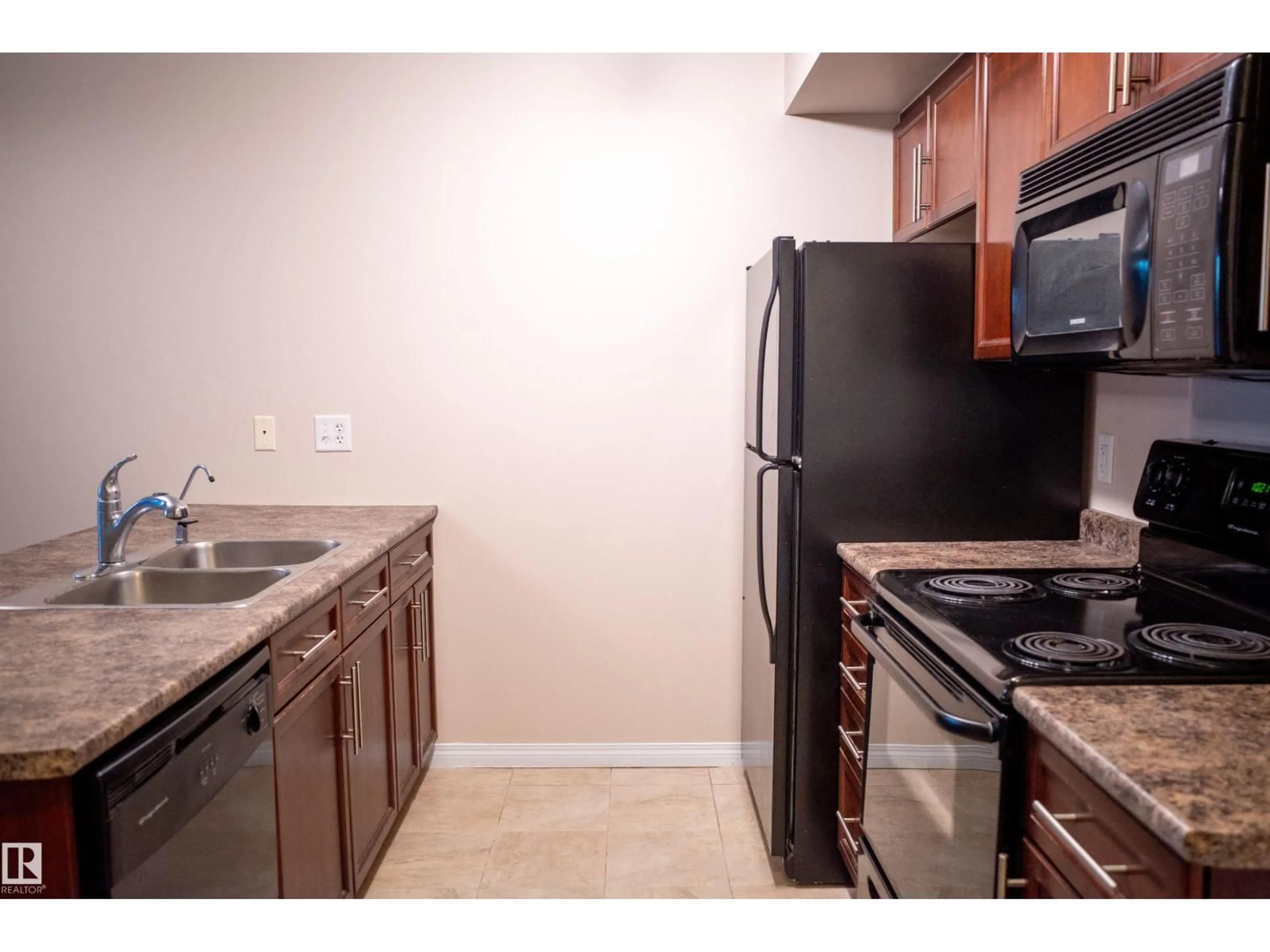 Standard kitchen, unknown for 207 - 6925 199 ST, Edmonton Alberta T5T3X8