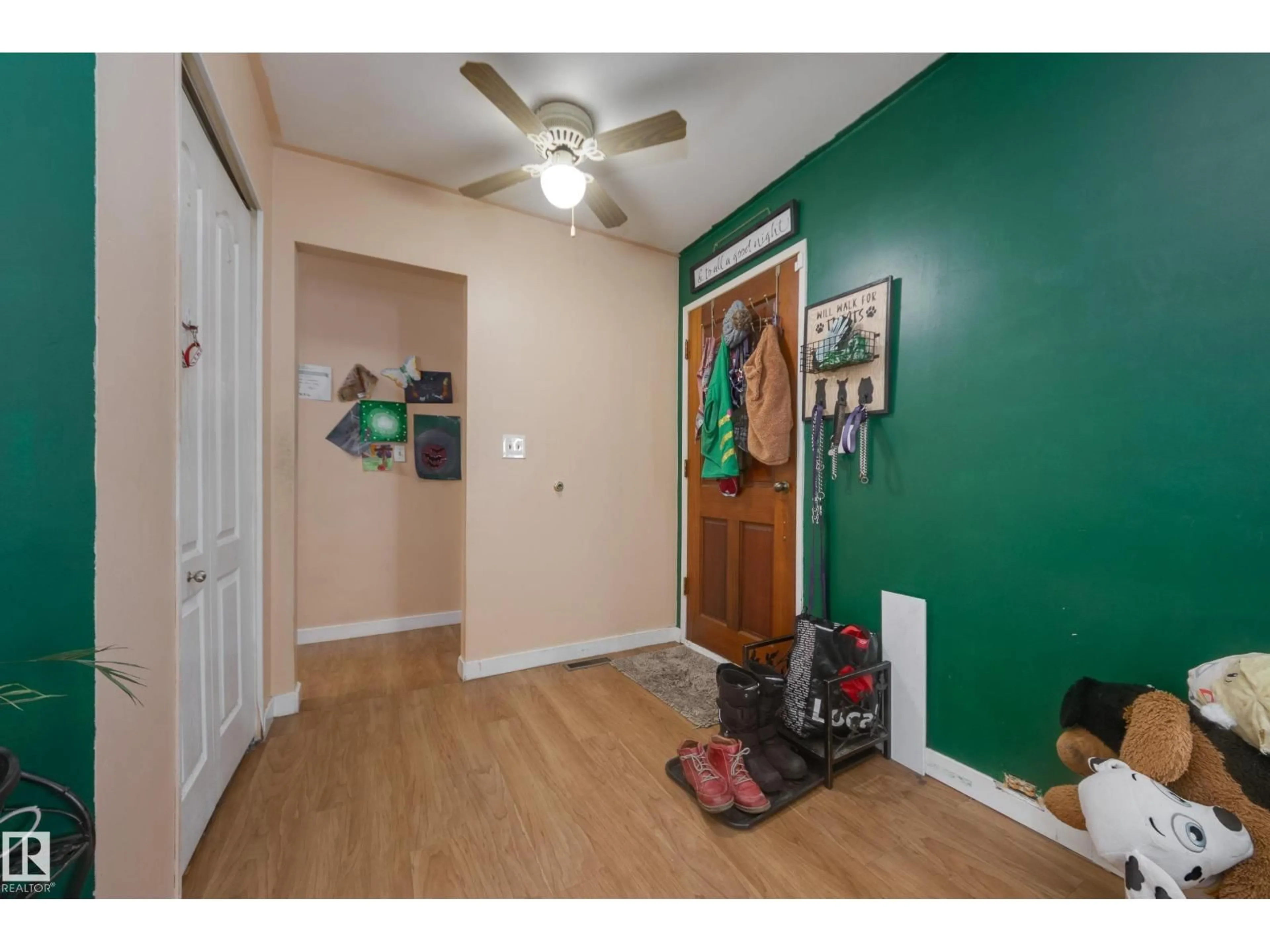 Indoor entryway for NW - 1330 72 ST, Edmonton Alberta T6K2S9