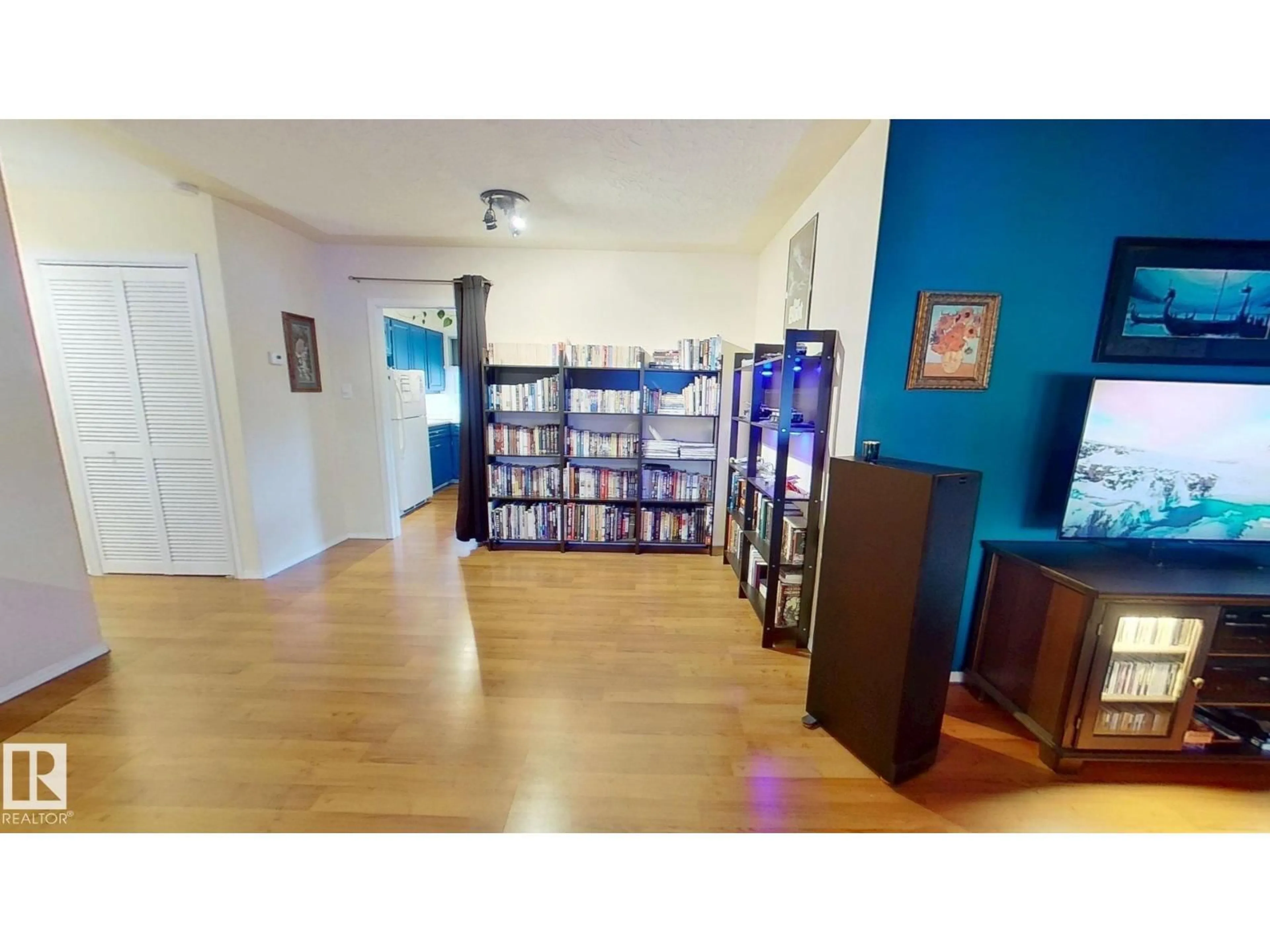 Indoor foyer for NW - 13031 115 ST, Edmonton Alberta T5E5G4