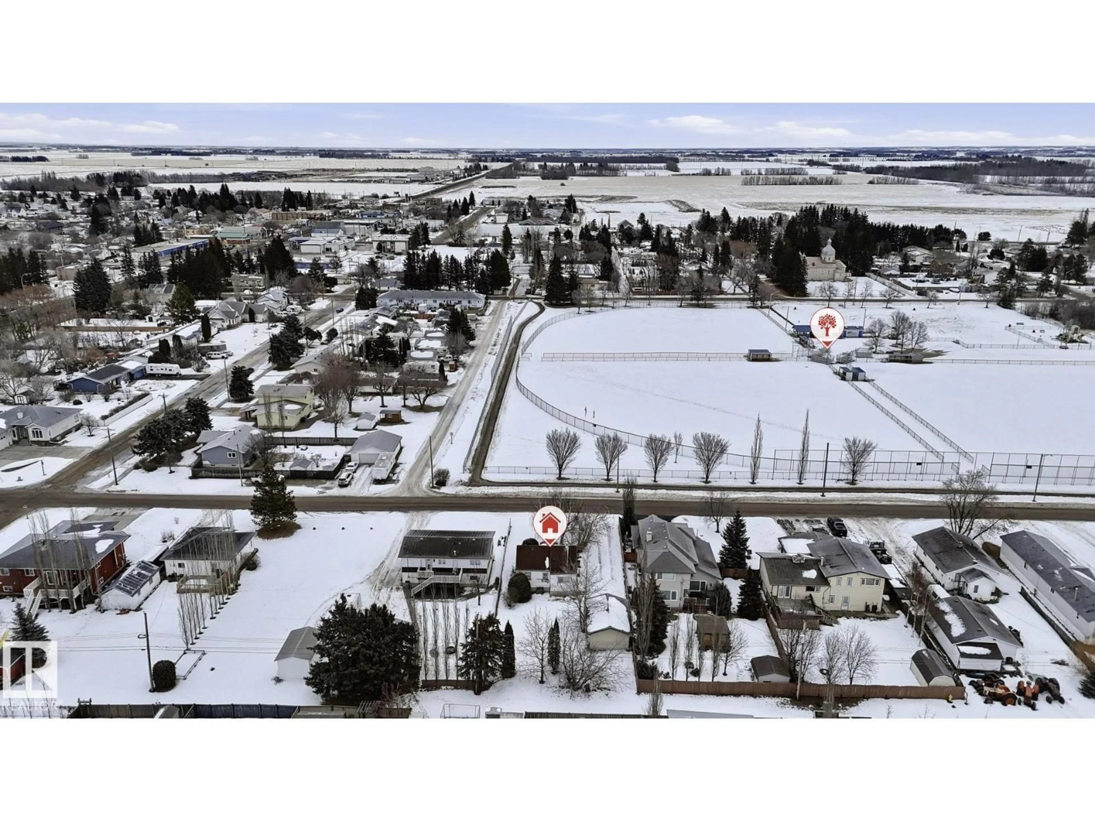A pic from outside/outdoor area/front of a property/back of a property/a pic from drone, city buildings view from balcony for 4720 52 ST, Calmar Alberta T0C0V0