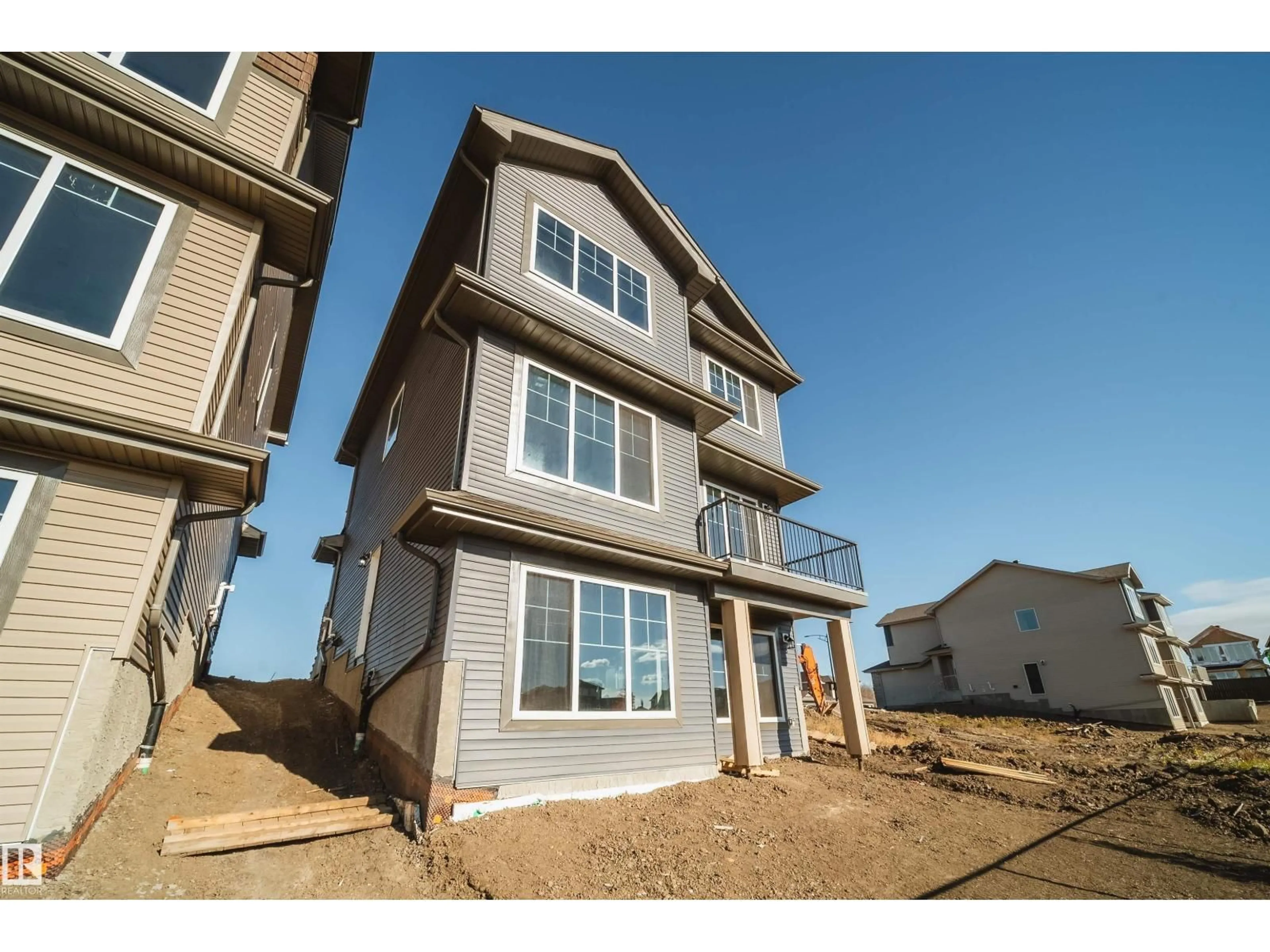 Home with vinyl exterior material, unknown for NW - 8531 183 AV, Edmonton Alberta T5Z0G6