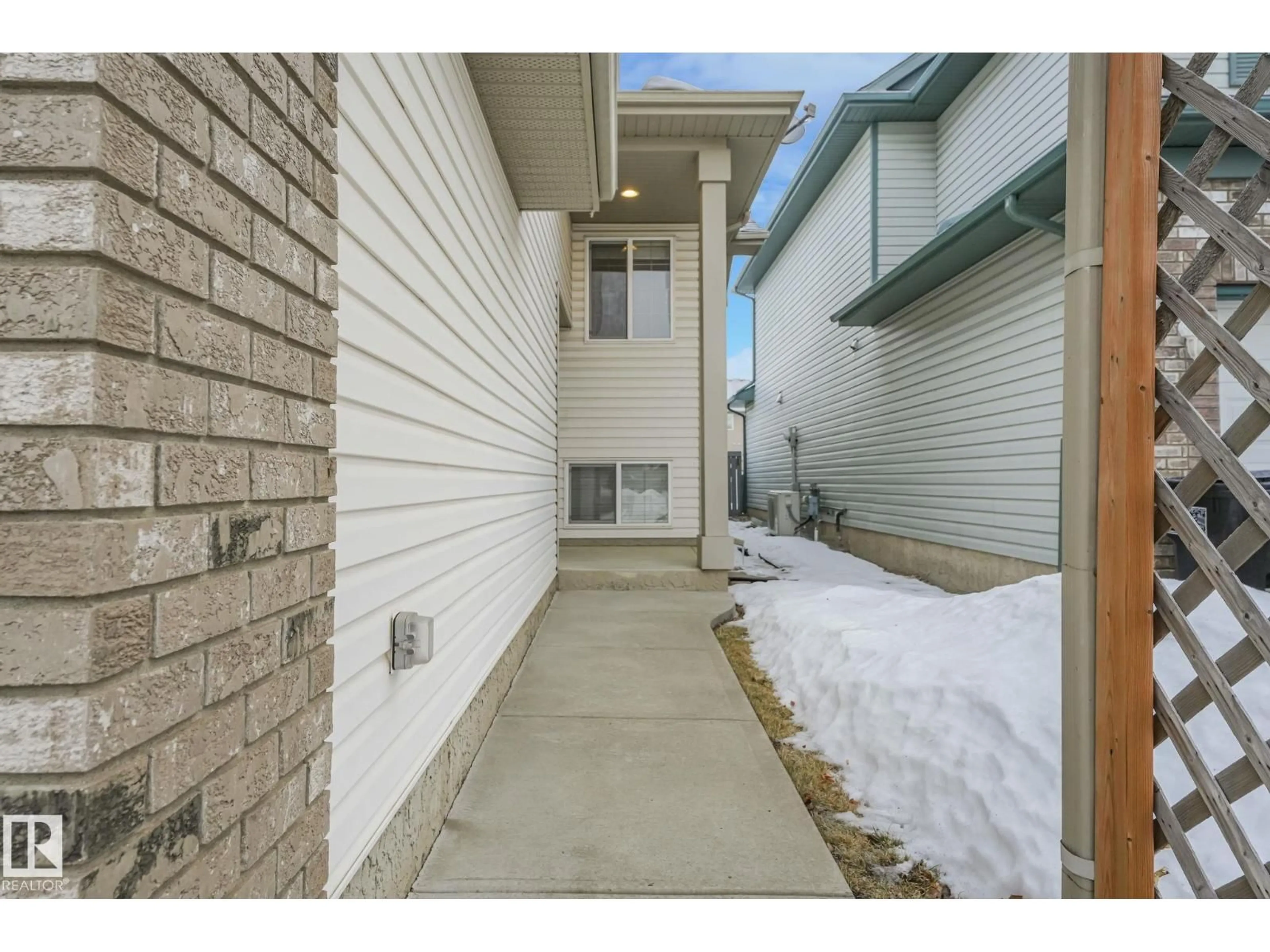 Unknown for 116 CASTLE DR, Edmonton Alberta T5X6J1