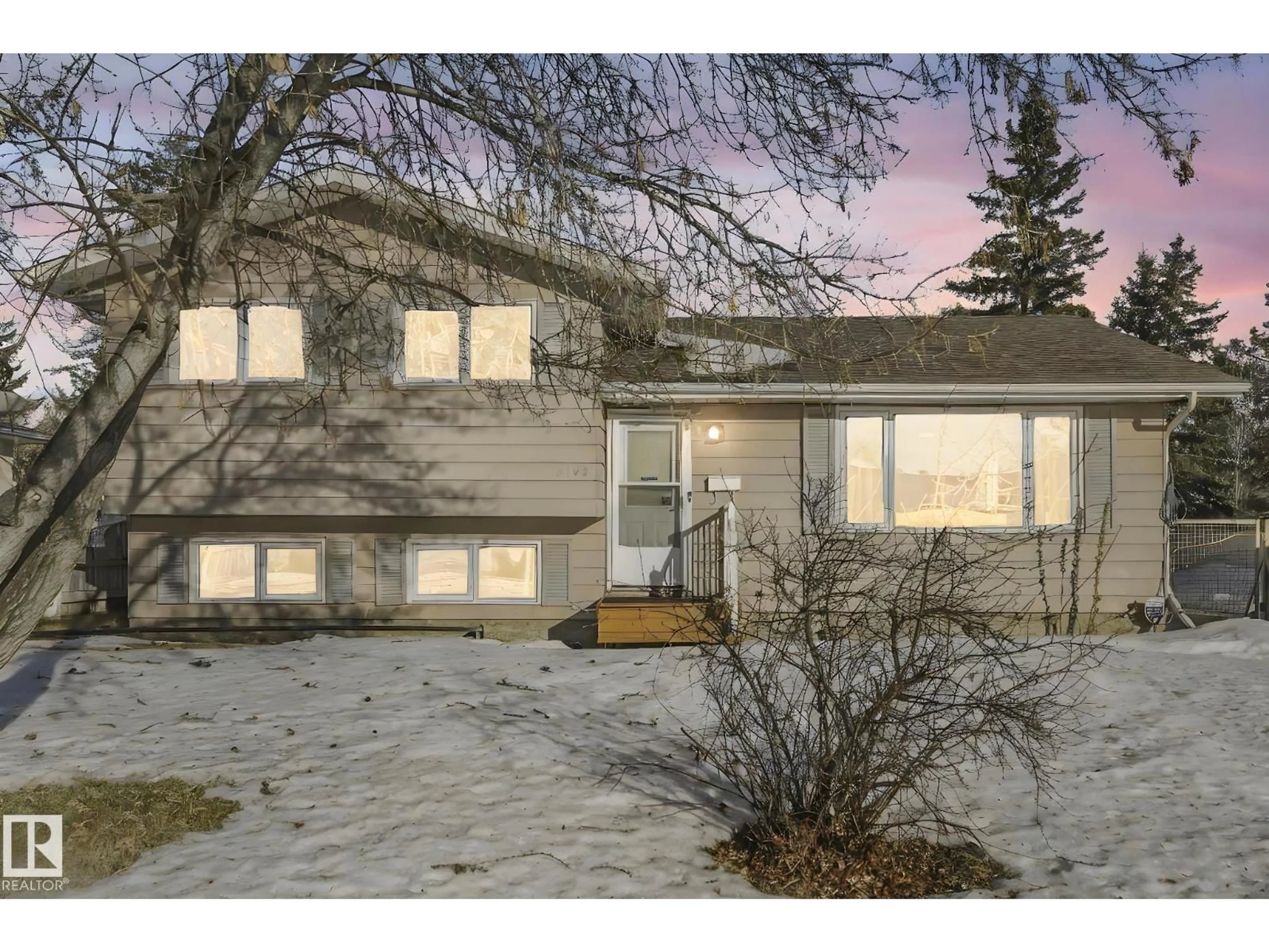 A pic from outside/outdoor area/front of a property/back of a property/a pic from drone, street for 5108 55 AV, Leduc Alberta T9E5N6