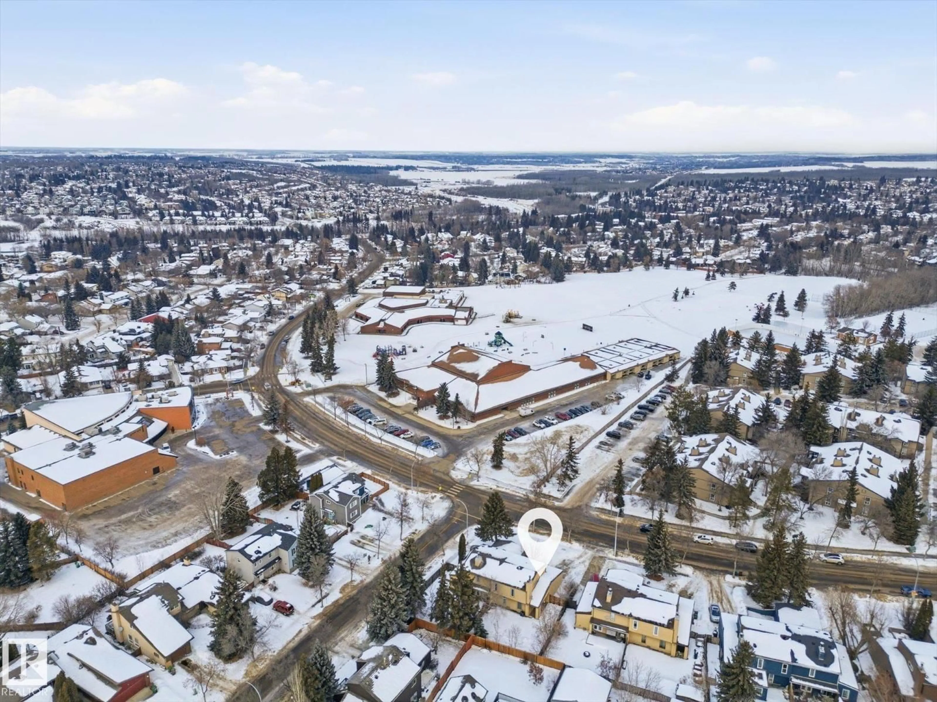 A pic from outside/outdoor area/front of a property/back of a property/a pic from drone, street for 59 WOODLANDS RD, St. Albert Alberta T8N3G8