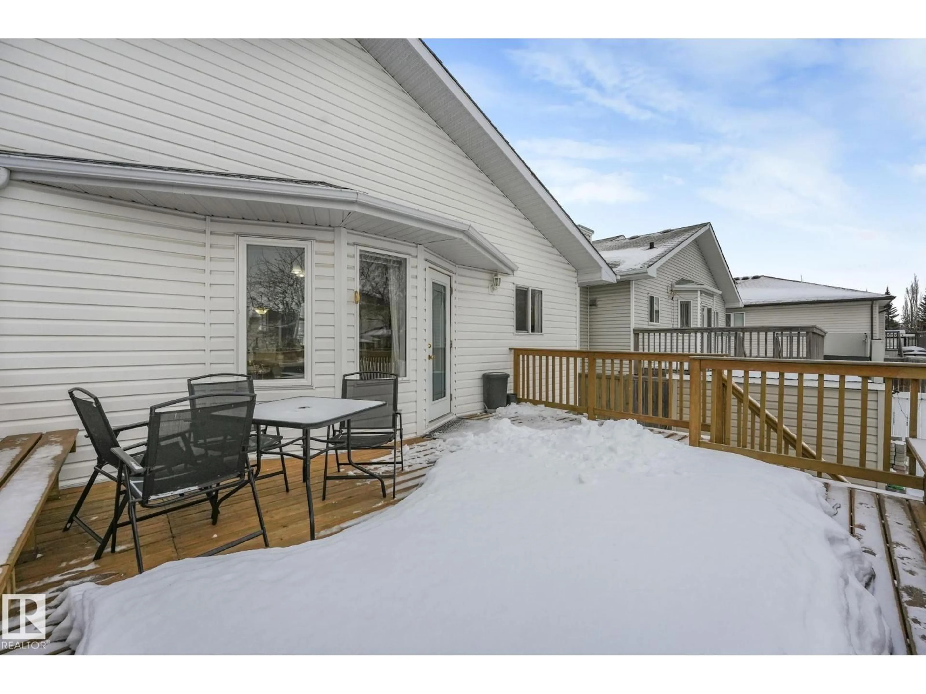 Patio, unknown for 4720 150 AV, Edmonton Alberta T5Y2Z3