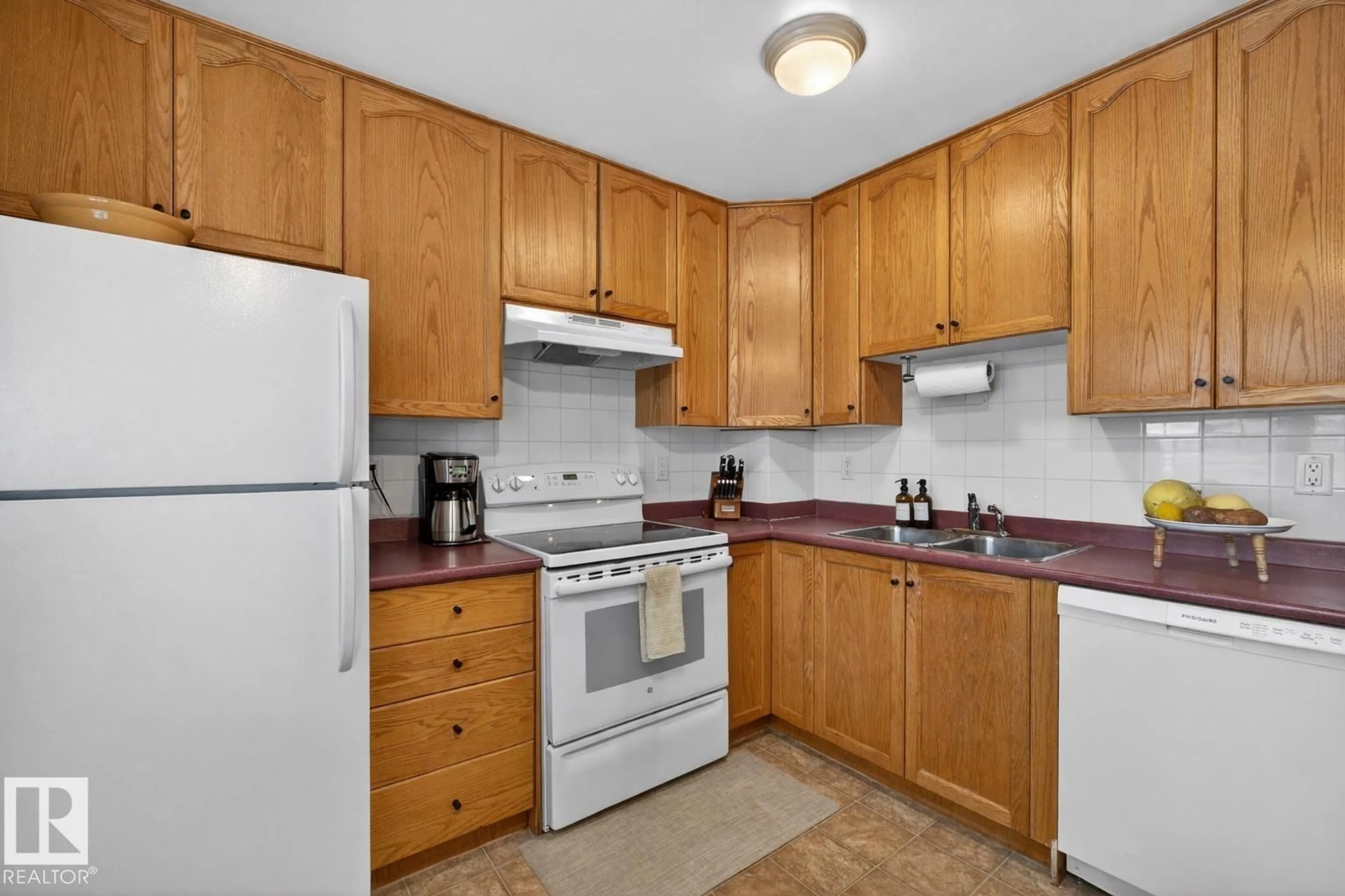 Standard kitchen, unknown for NW - 14648 54 ST, Edmonton Alberta T5A4L5