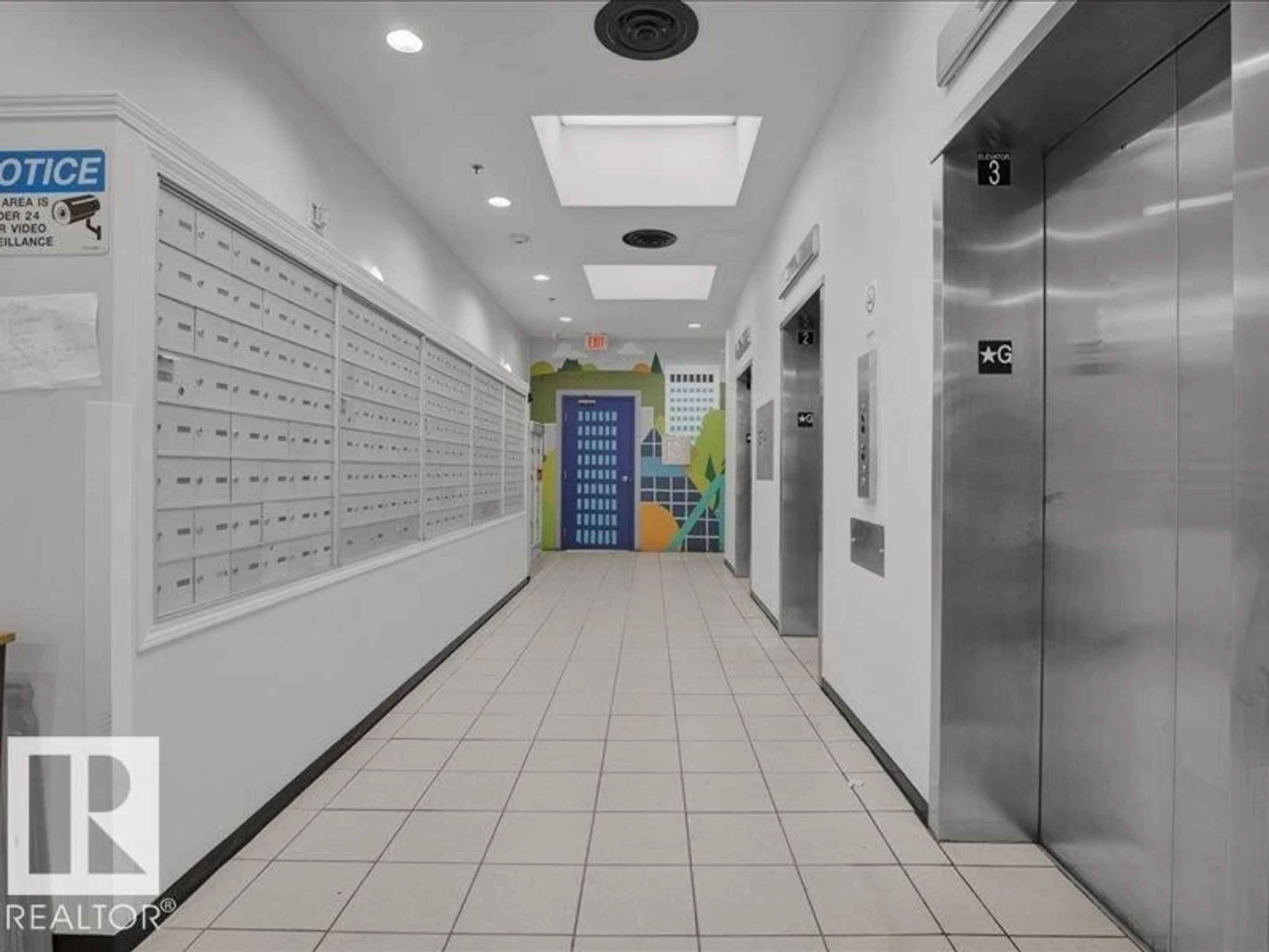 Indoor foyer for 10024 - 708 JASPER AV, Edmonton Alberta T5J1R9