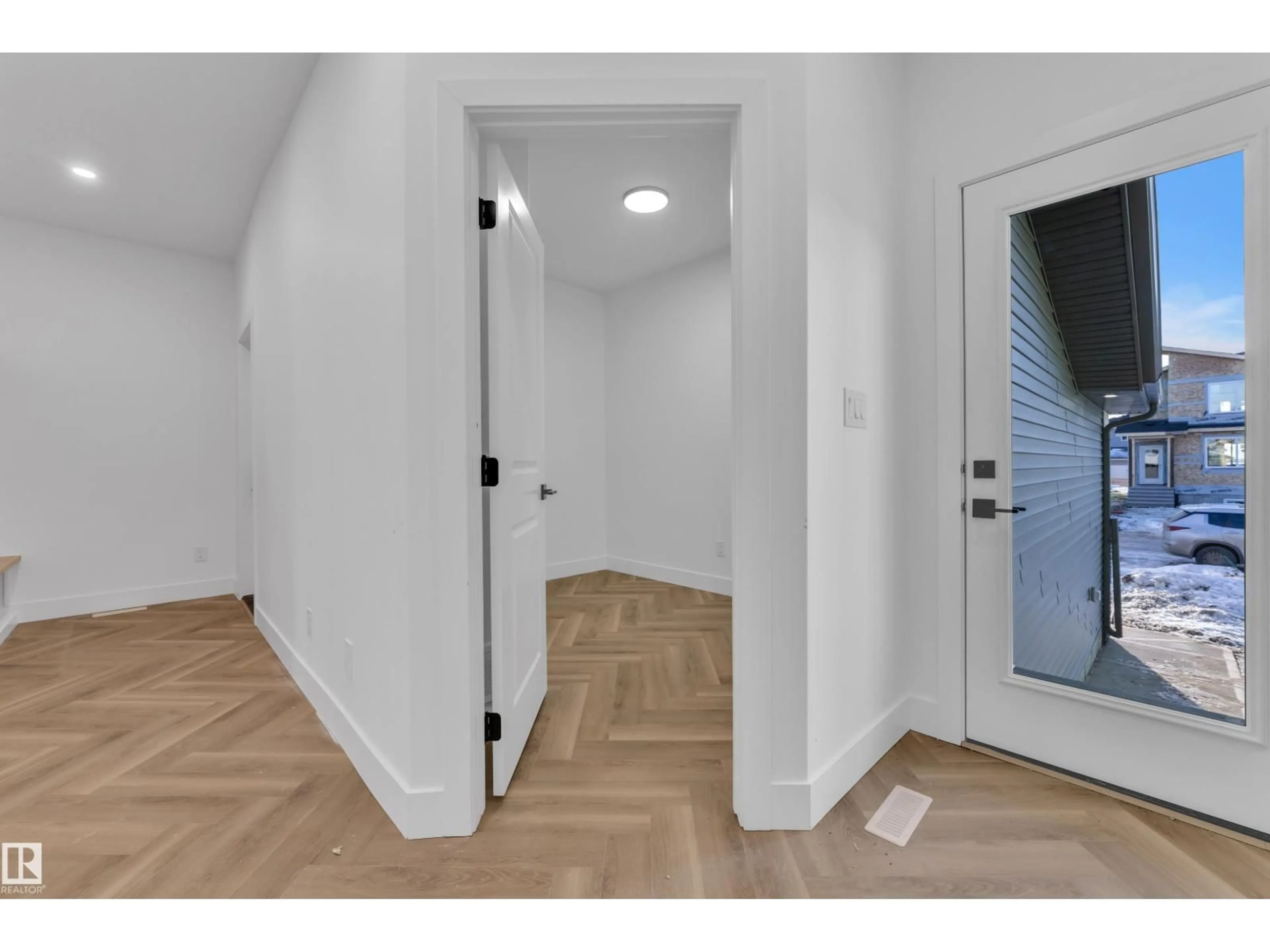 Indoor entryway for 3608 40 AV, Beaumont Alberta T4X3H2