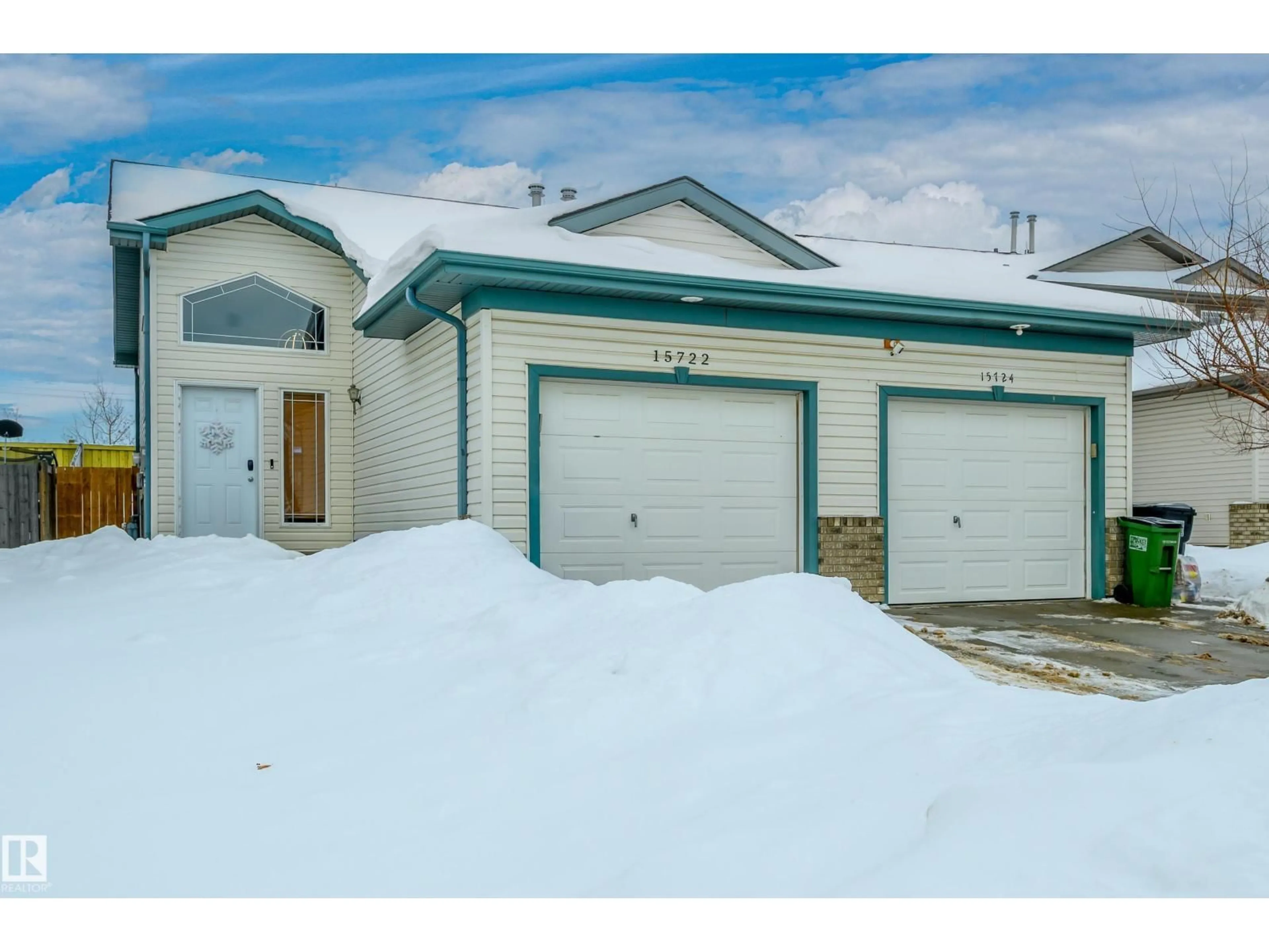 Indoor garage for 15722 141 ST, Edmonton Alberta T6V1T4