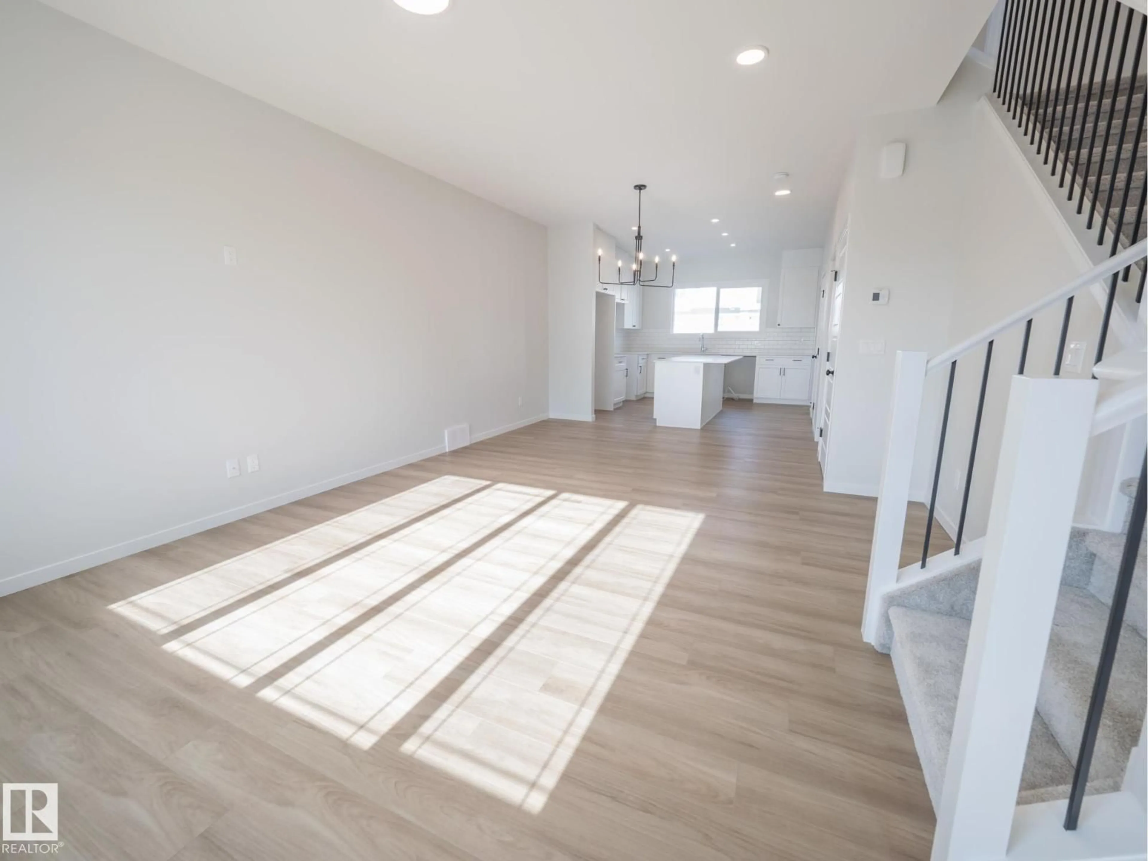 A pic of a room for 1332 14 AV, Edmonton Alberta T6T2W1