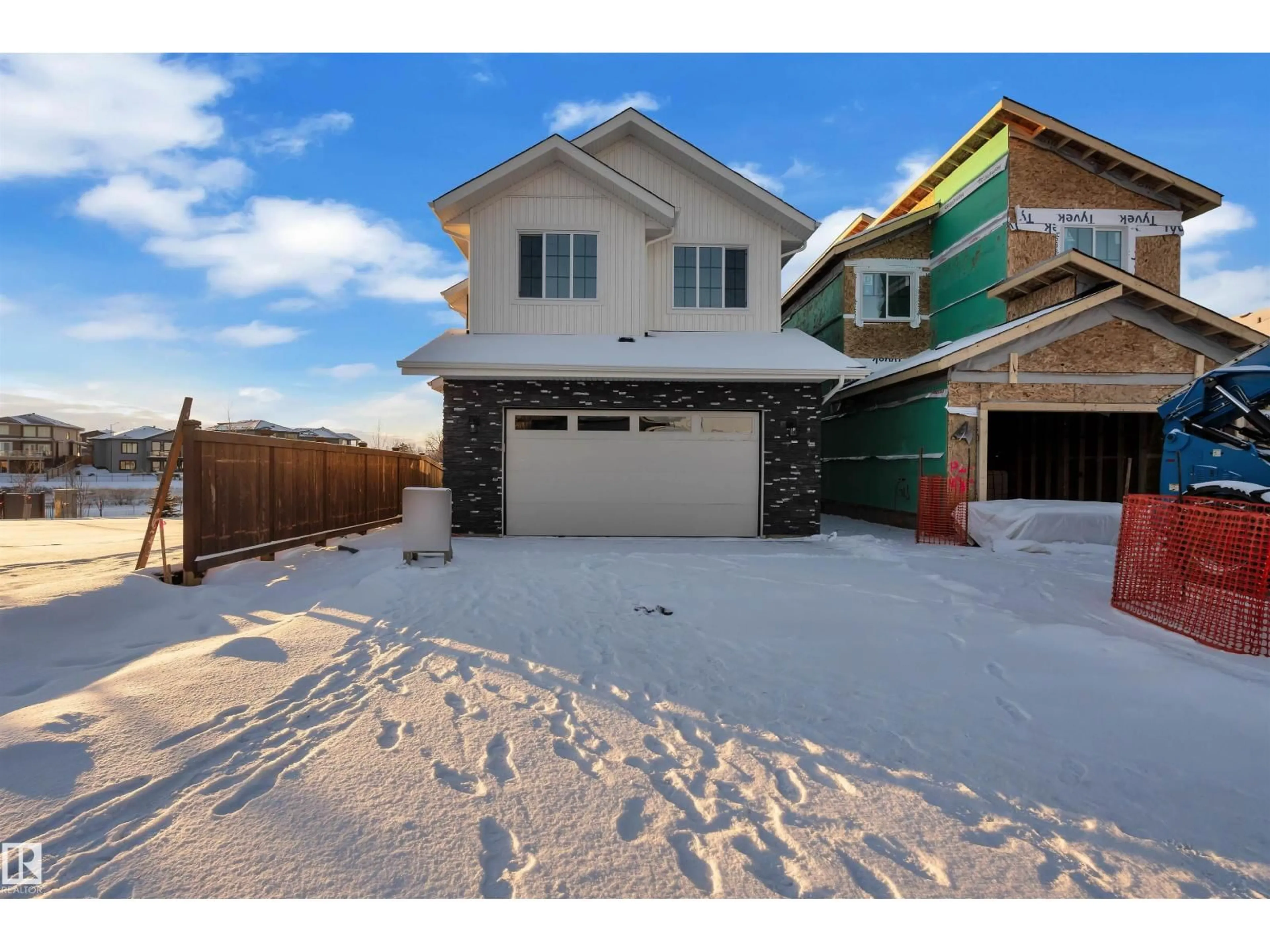 Home with vinyl exterior material, street for 37 NORWYCK WY, Spruce Grove Alberta T7X4E9