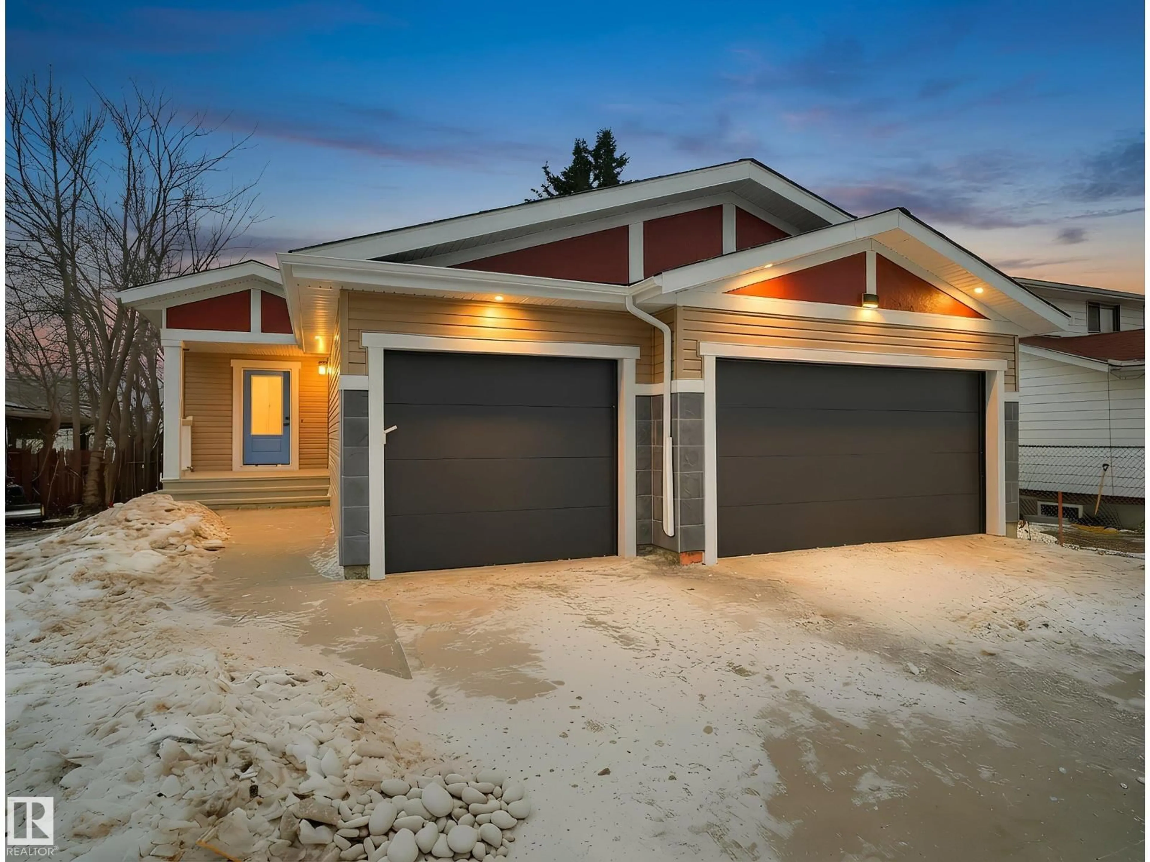 Indoor garage for 5015 46 AVE, Calmar Alberta T0C0V0