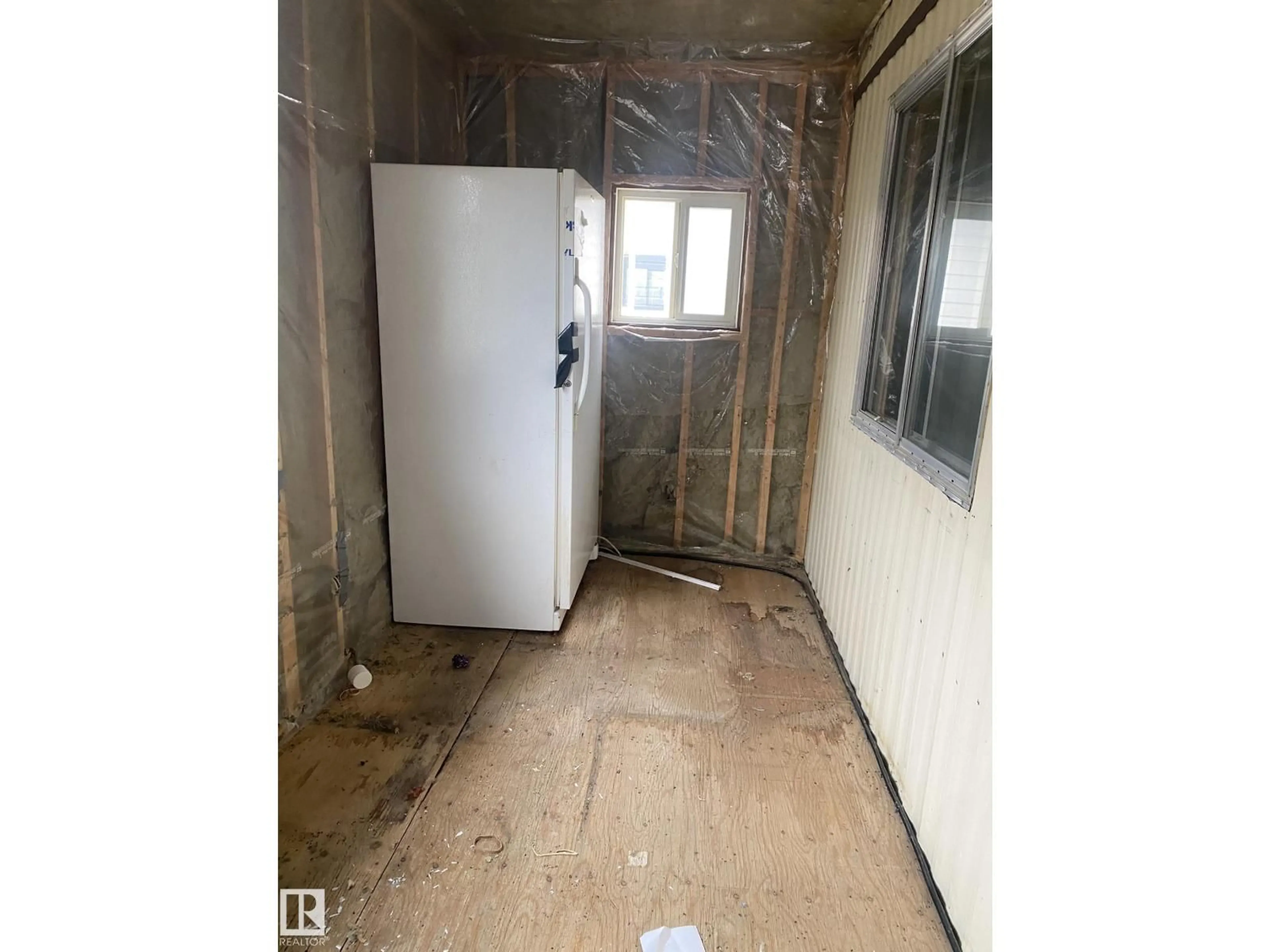 A pic of a room for 20 WEST VIEW BV, Edmonton Alberta T5S1T5