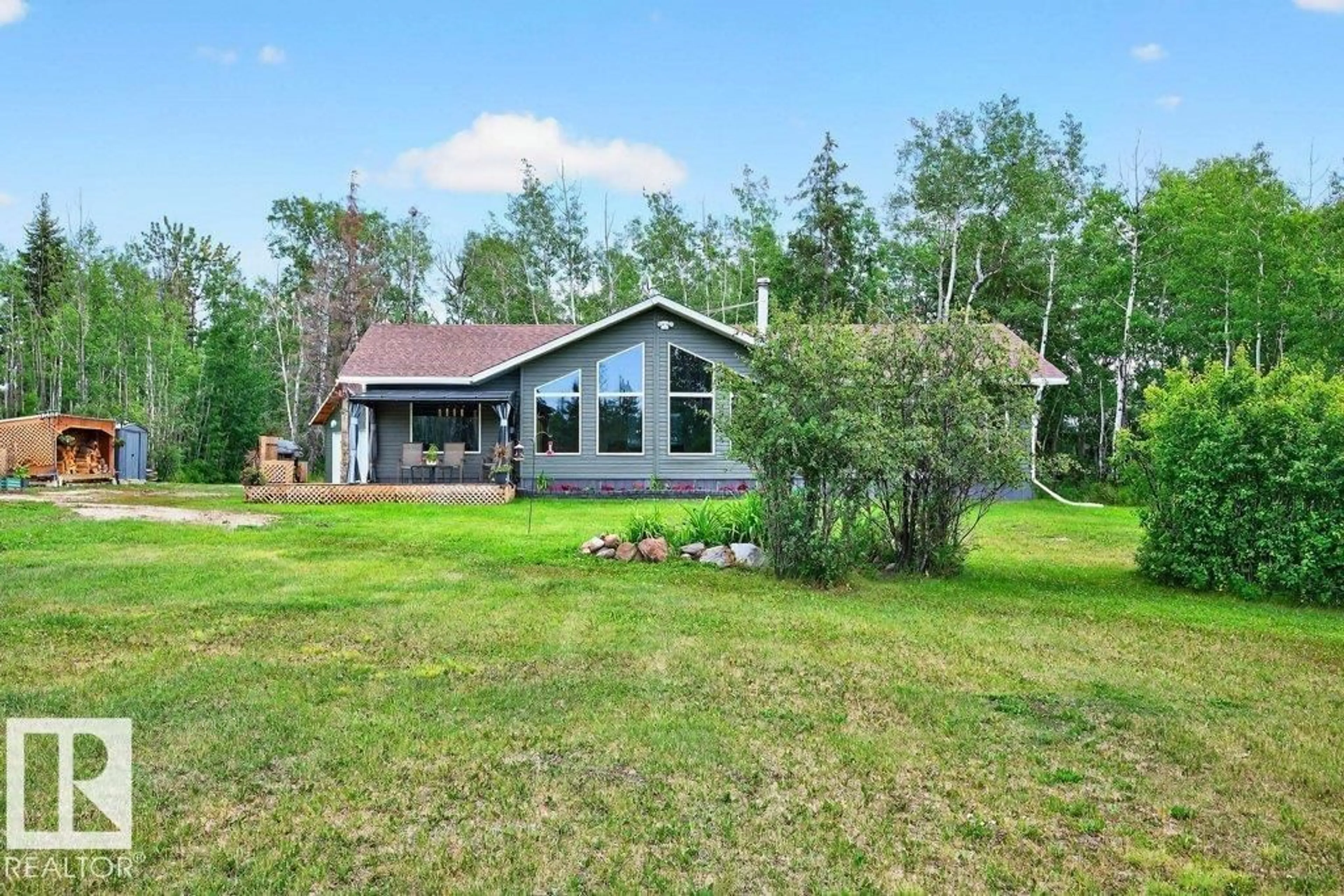 A pic from outside/outdoor area/front of a property/back of a property/a pic from drone, water/lake/river/ocean view for 50529 - 129 RGE ROAD 21, Rural Parkland County Alberta T7Y2N4