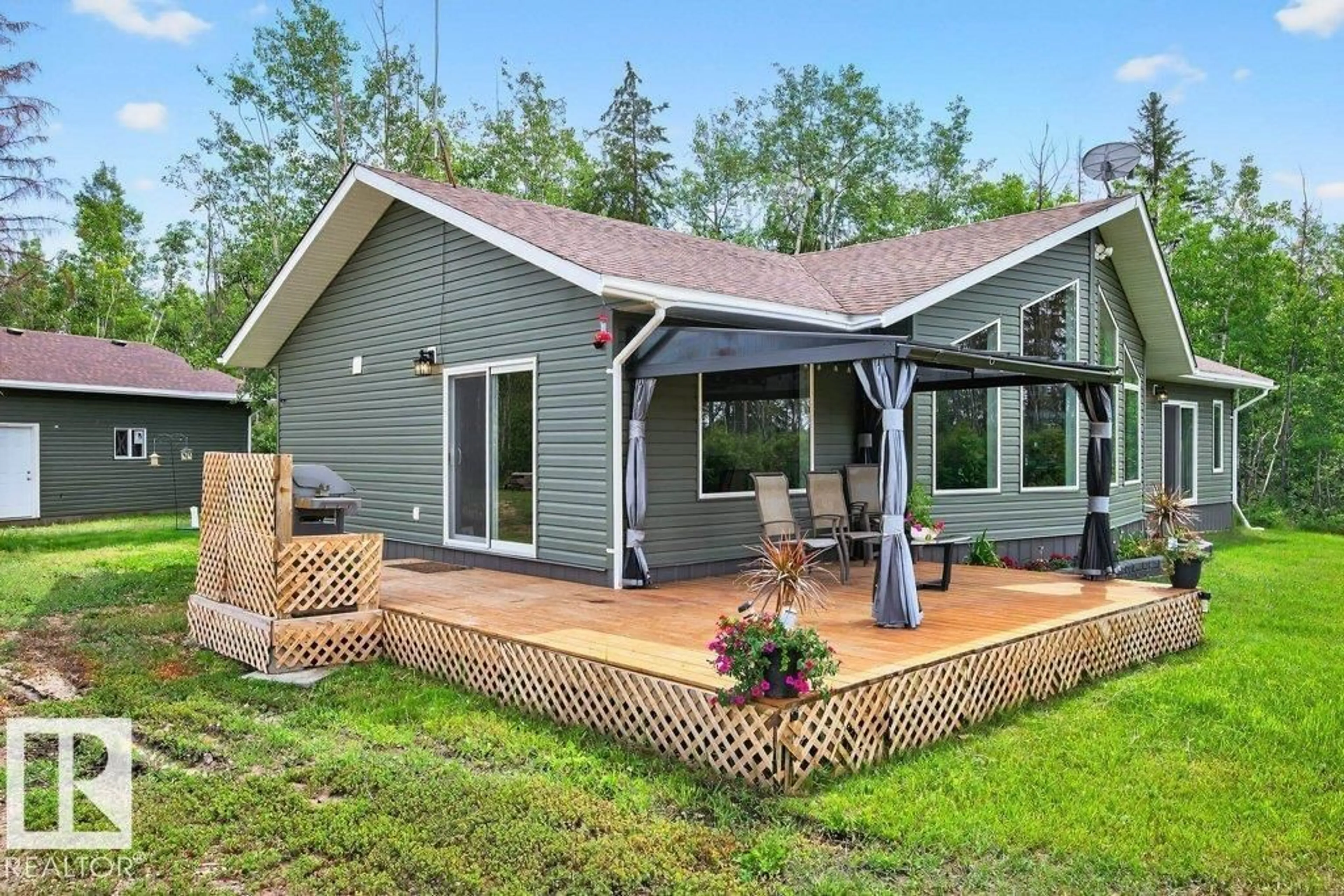 Home with vinyl exterior material, unknown for 50529 - 129 RGE ROAD 21, Rural Parkland County Alberta T7Y2N4