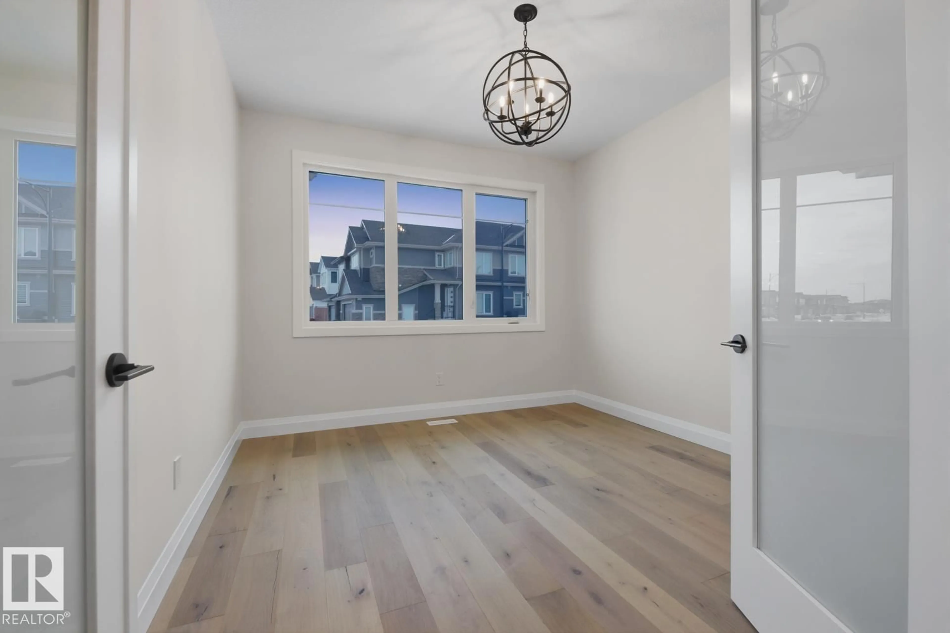 A pic of a room for 6704 CRAWFORD WY, Edmonton Alberta T6W4L7