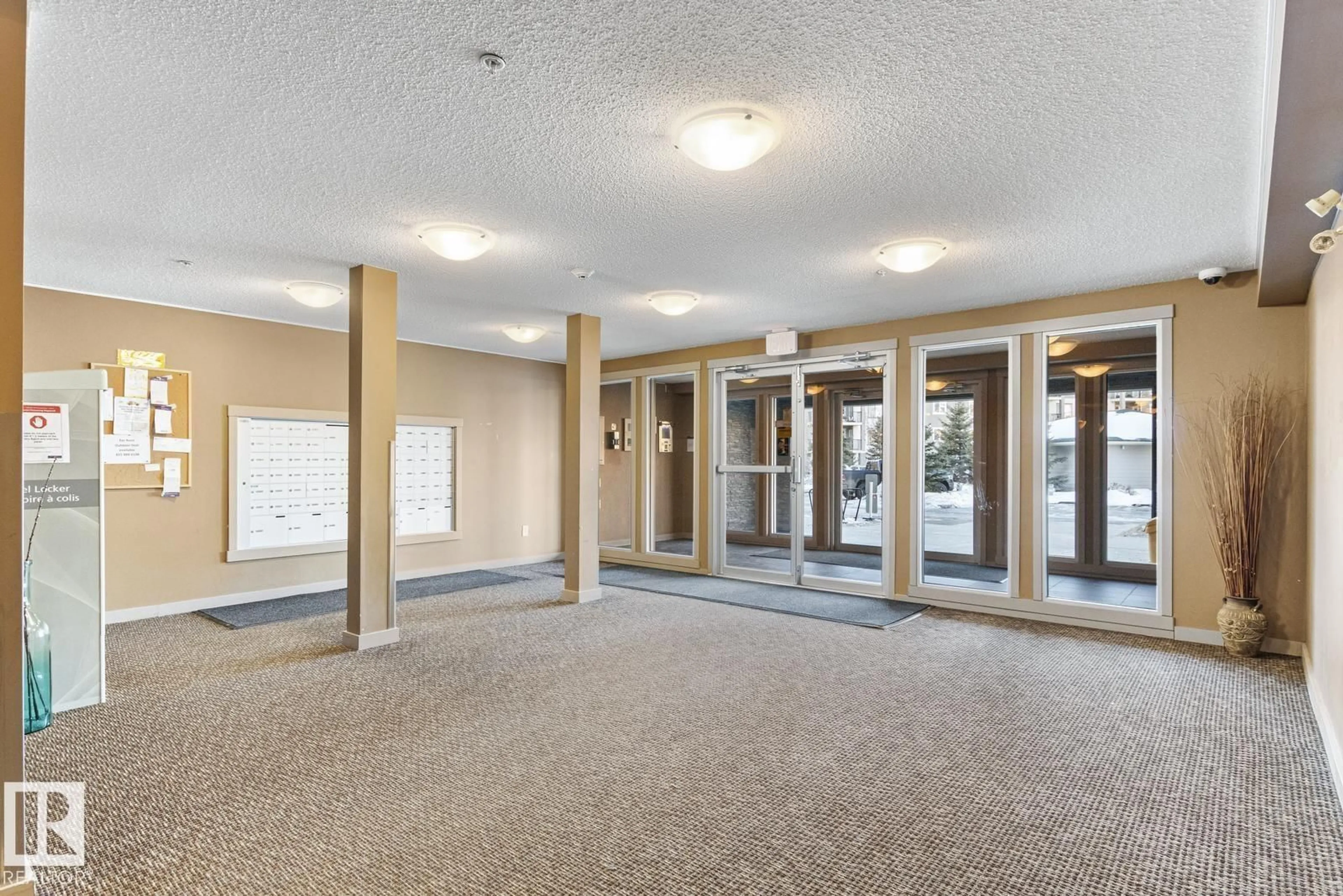 Indoor foyer for #208 - 18122 77 ST, Edmonton Alberta T5Z0N7