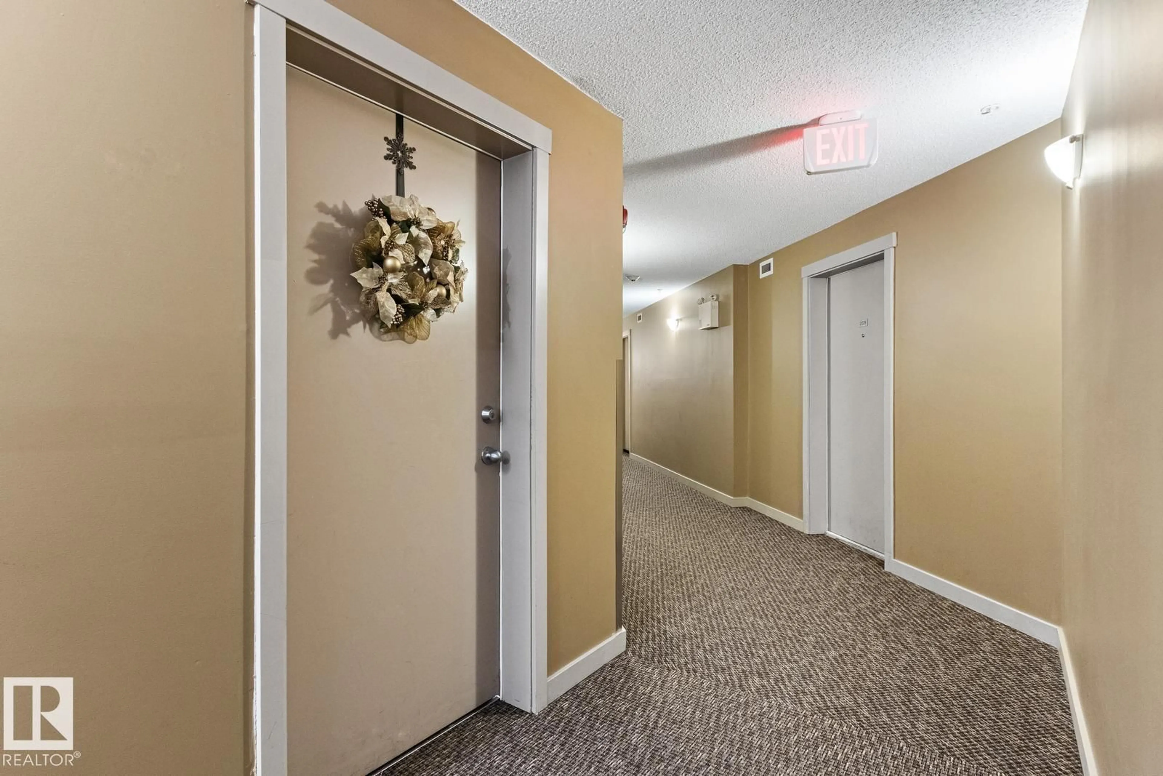 Indoor foyer for #208 - 18122 77 ST, Edmonton Alberta T5Z0N7