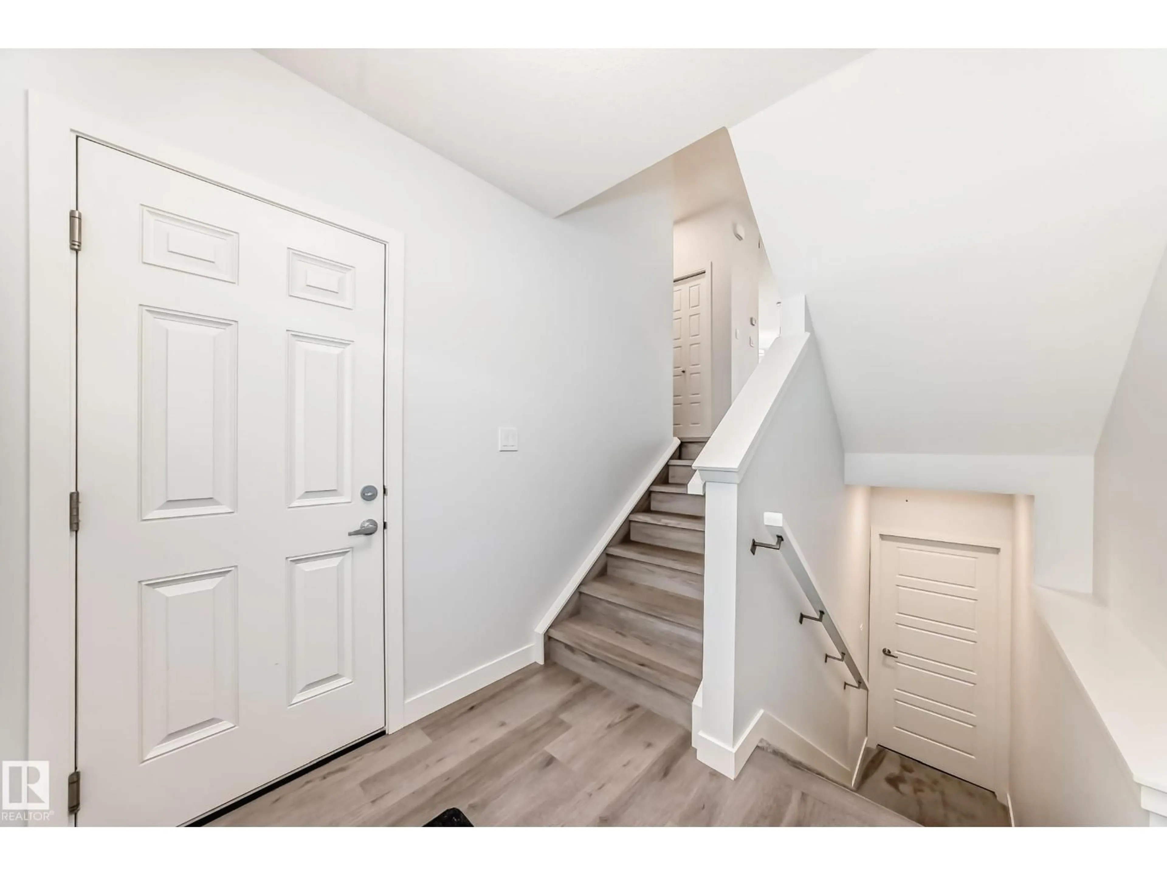 Unknown for 2282 CHOKECHERRY CLOSE, Edmonton Alberta T6X2M6