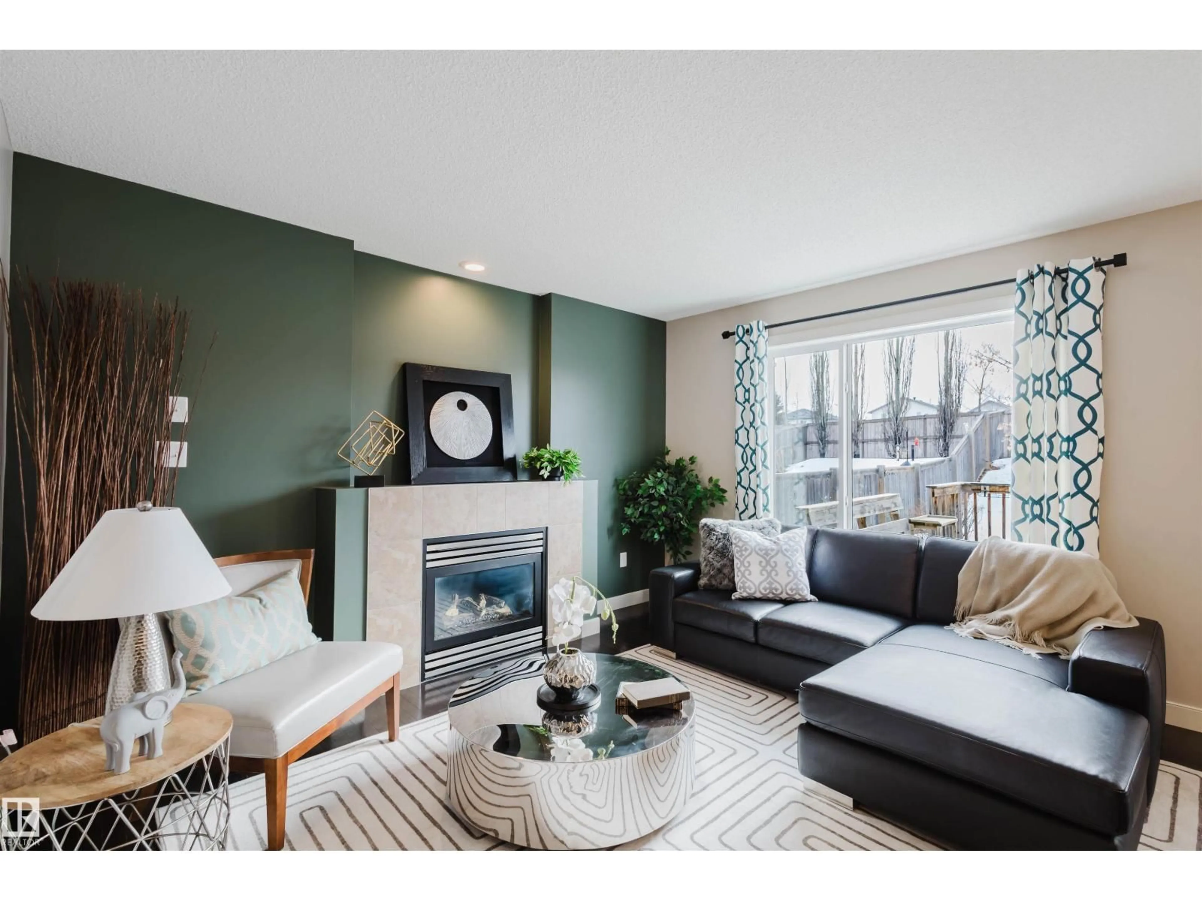 Living room with furniture, wood/laminate floor for 6069 SUNBROOK LD, Sherwood Park Alberta T8N0J7